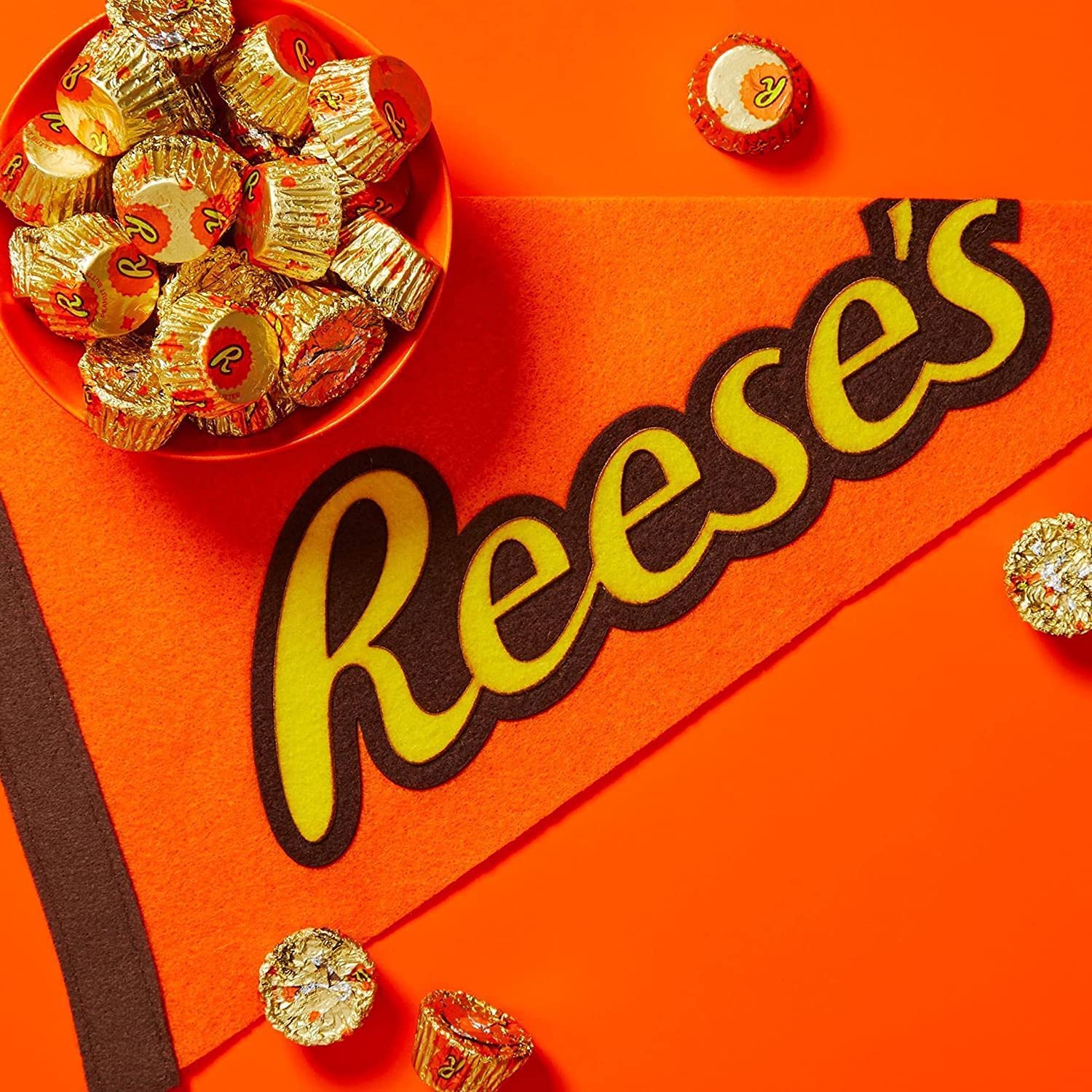Reese's Peanut Butter Miniature Cups - Smooth Peanut Butter & Milk Chocolate - Individually Wrapped Bulk Pack - 2lb (Pack of 1) - Perfect for Halloween Candy, Party Favors & Office Snacks