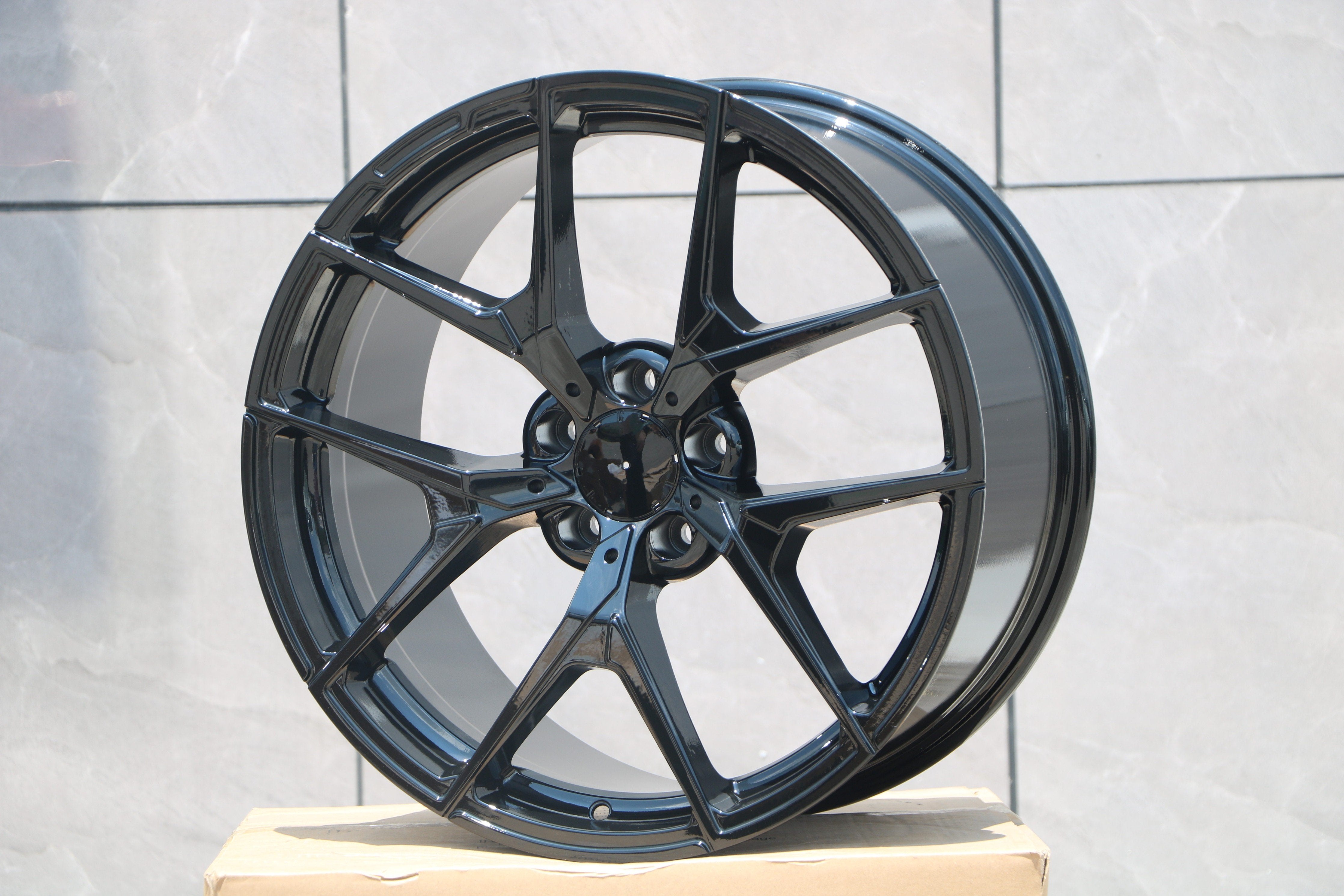 18-Inch Spoke Style Alloy Wheels for Mercedes Benz C207 C250 C300 C350 CLA250 E350 GLC300 GLC350 - Perfect Upgrade for Luxury Sedans & SUVs