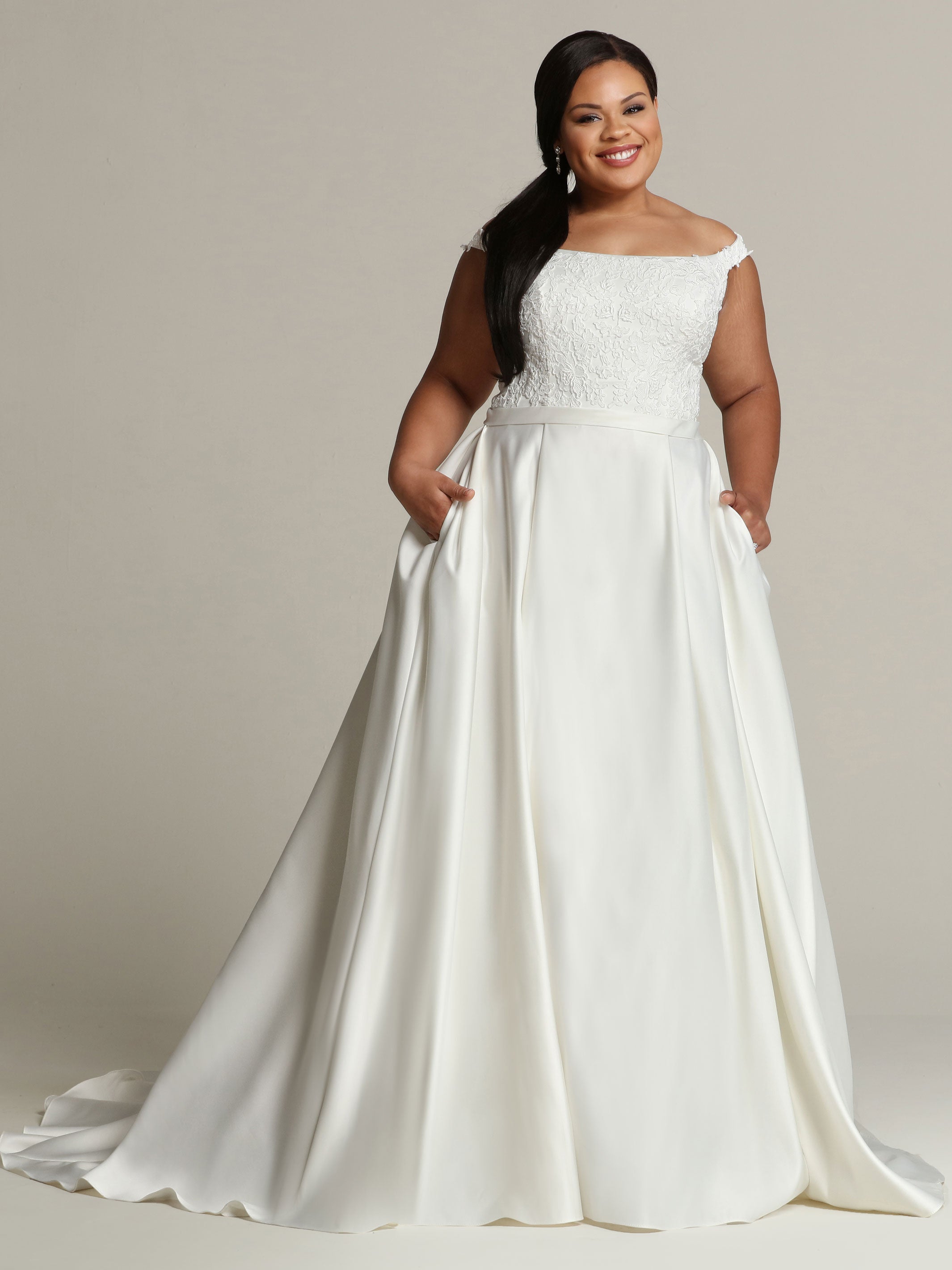 Audrey Elegant Lace and Satin Ball Gown Wedding Dress with Pockets - Perfect for Bridal, Prom, Formal Events & Photo Shoots