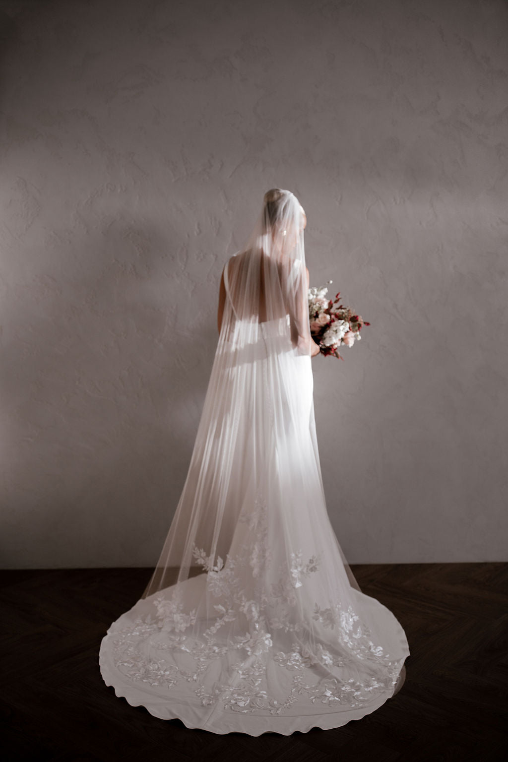 Elle Veil - Elegant Women's Fashion Veil for Weddings, Parties & Special Occasions | Perfect for Bridal, Evening & Formal Events