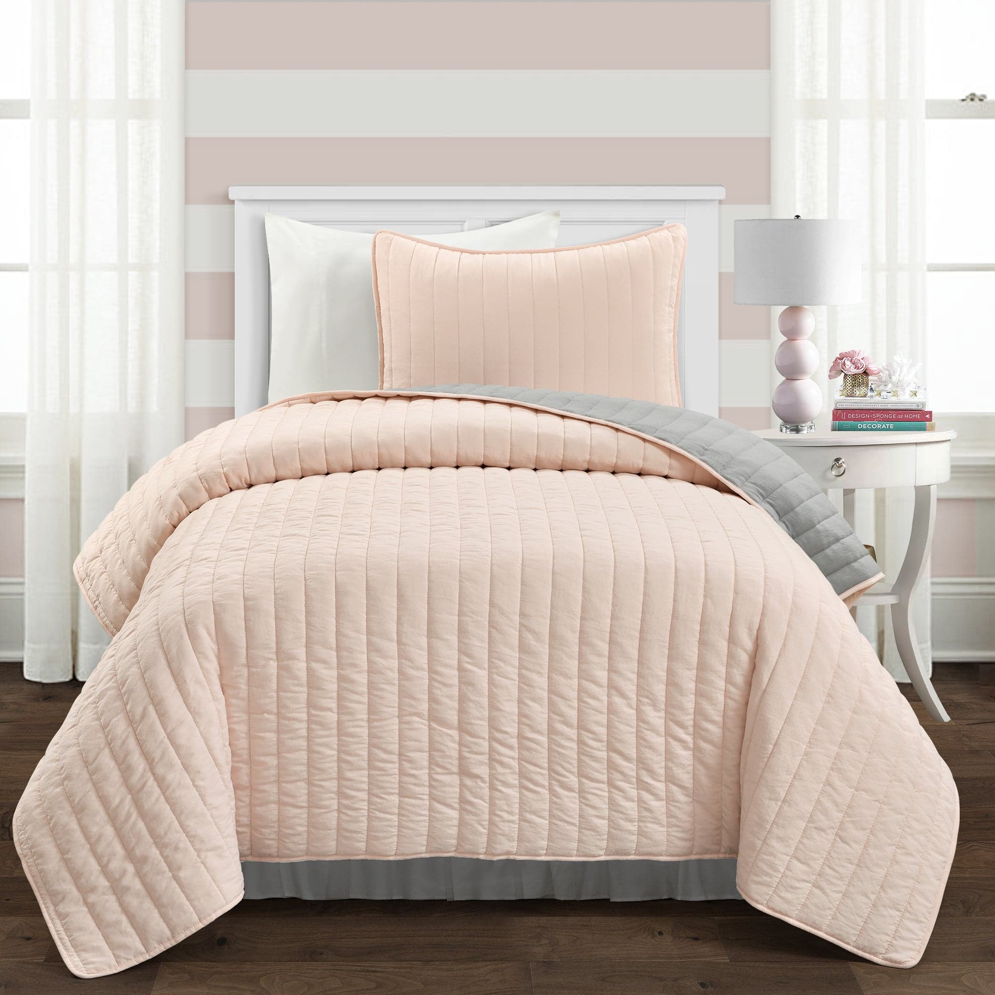 Soft Stripe All Season Quilt Coverlet Set - Lightweight Bedding for Year-Round Comfort - Perfect for Master Bedroom, Guest Room & Cozy Home Decor