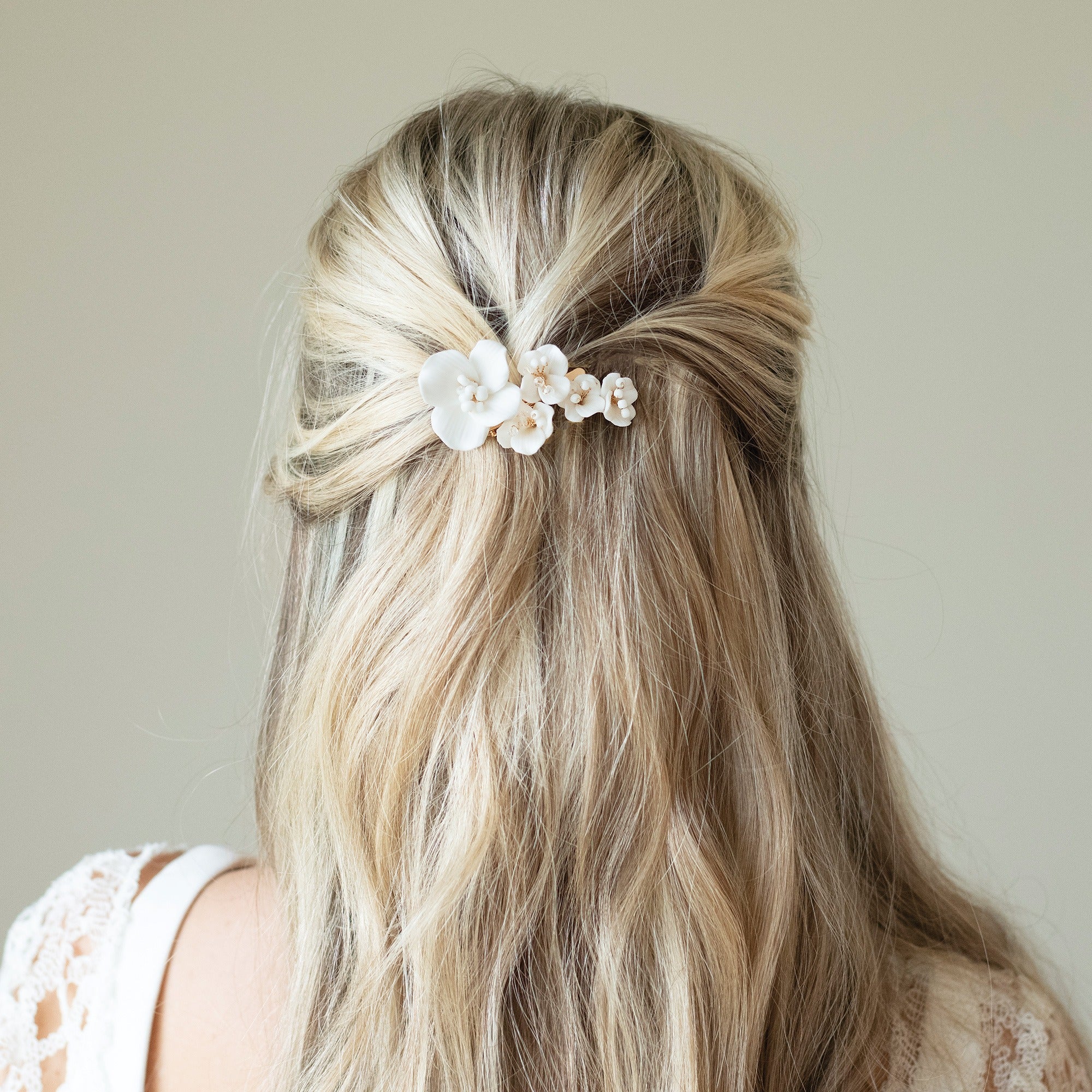 Tigerlily Ceramic Floral Hair Clip (Gold) - Elegant Hair Accessory for Women, Brides, and Special Occasions