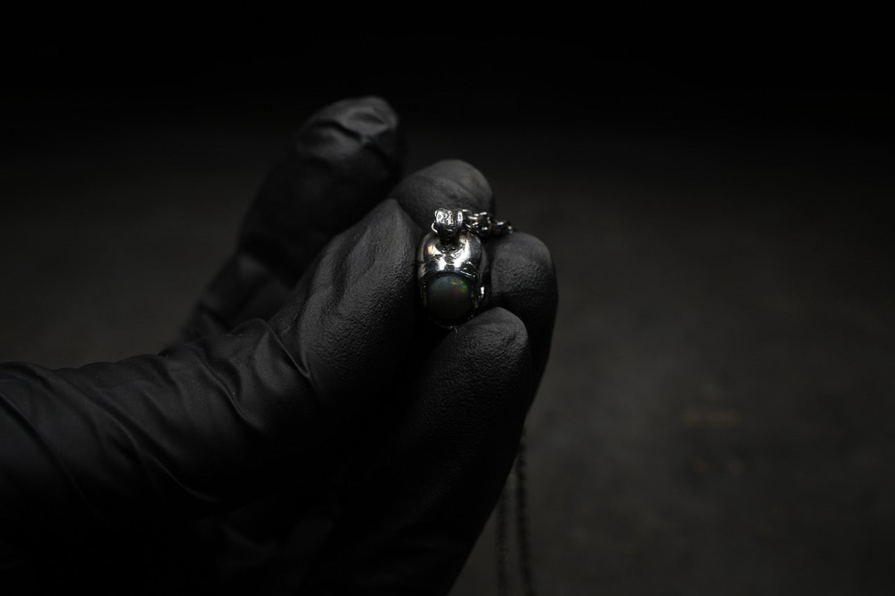 Opal Space Skull Necklace - Gothic Jewelry for Women & Men - Perfect for Halloween, Cosplay & Alternative Fashion