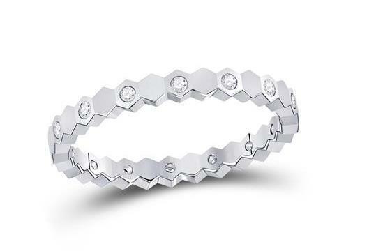 14K White Gold Diamond Jagged Edge Women's Band Ring - 1/8 Cttw, Dainty Stackable Wedding Ring for Everyday Wear & Special Occasions