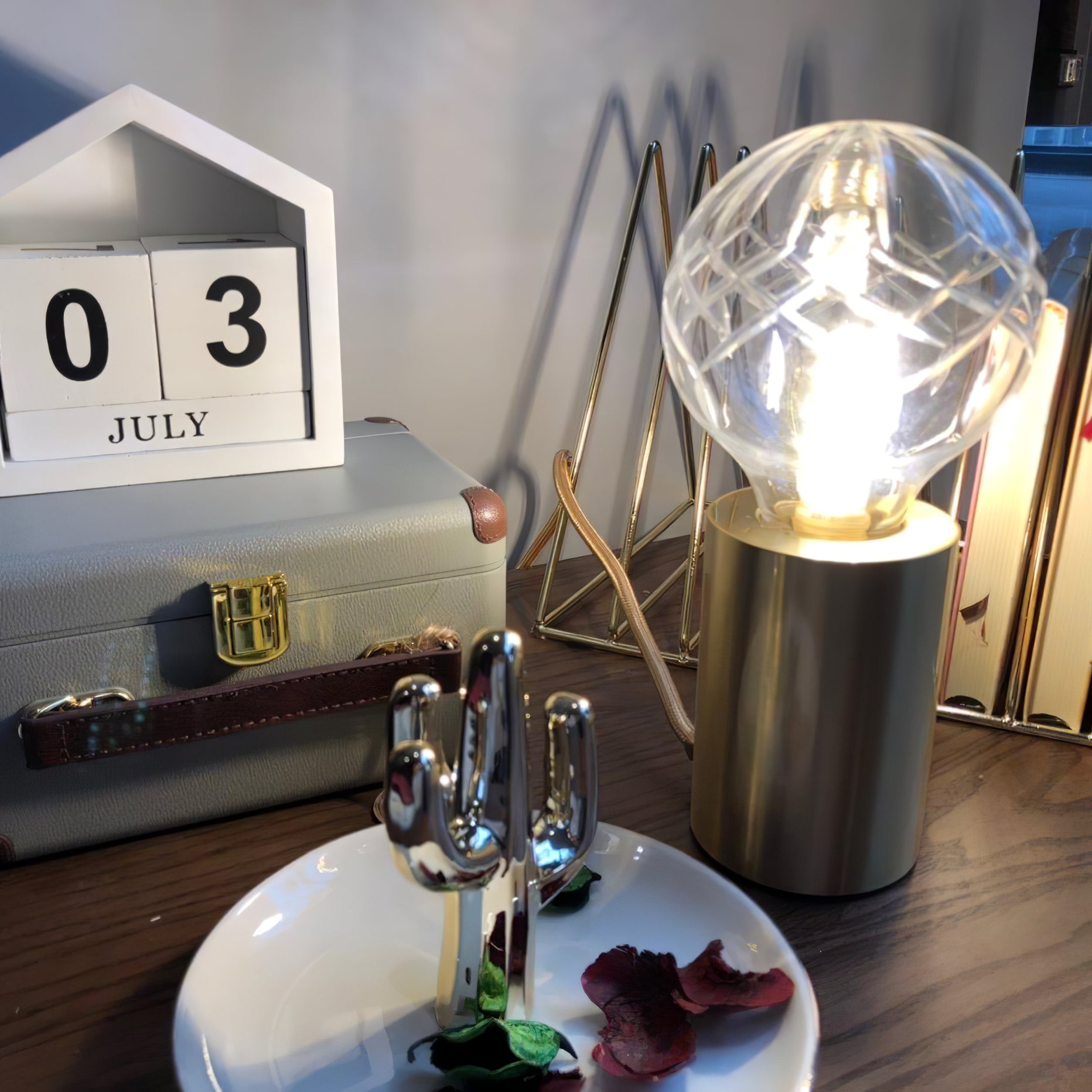 Elegant Crystal Bulb Table Lamp - Modern Home & Office Decor for Living Room, Bedroom, or Study - Perfect for Ambient Lighting & Stylish Interior Design