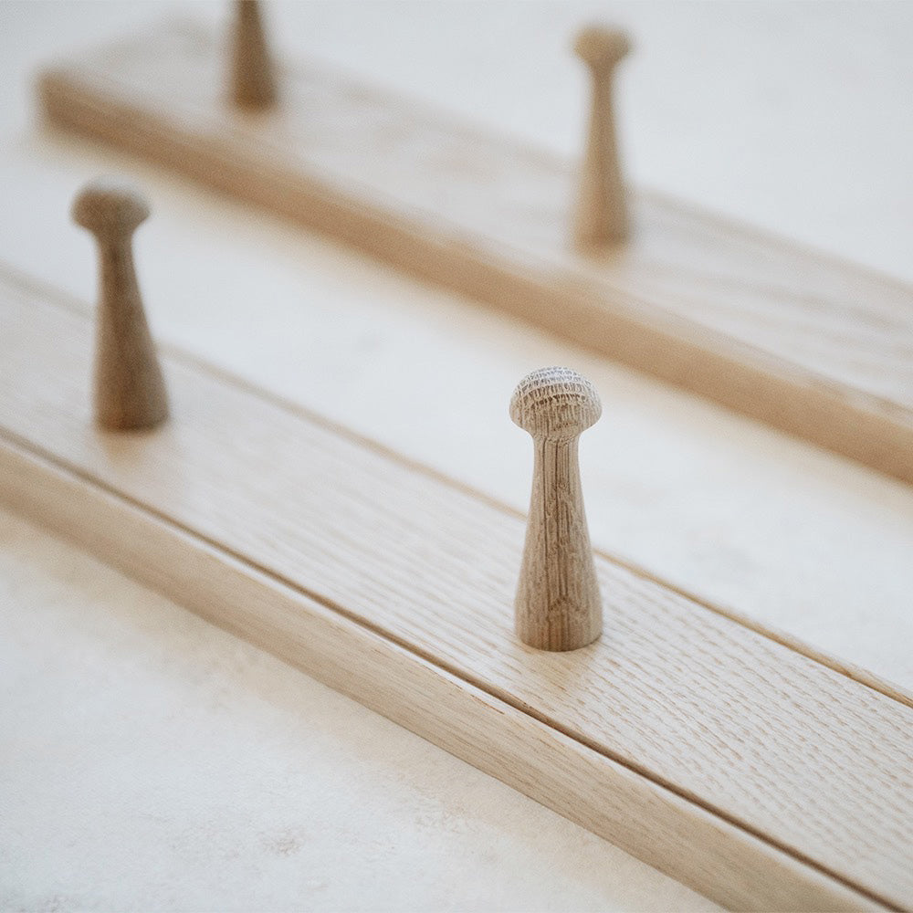 Solid Oak Shaker Peg Rail - Rustic Wooden Wall Hooks for Coats, Hats & Decor - Perfect for Entryway, Kitchen & Farmhouse Style Homes