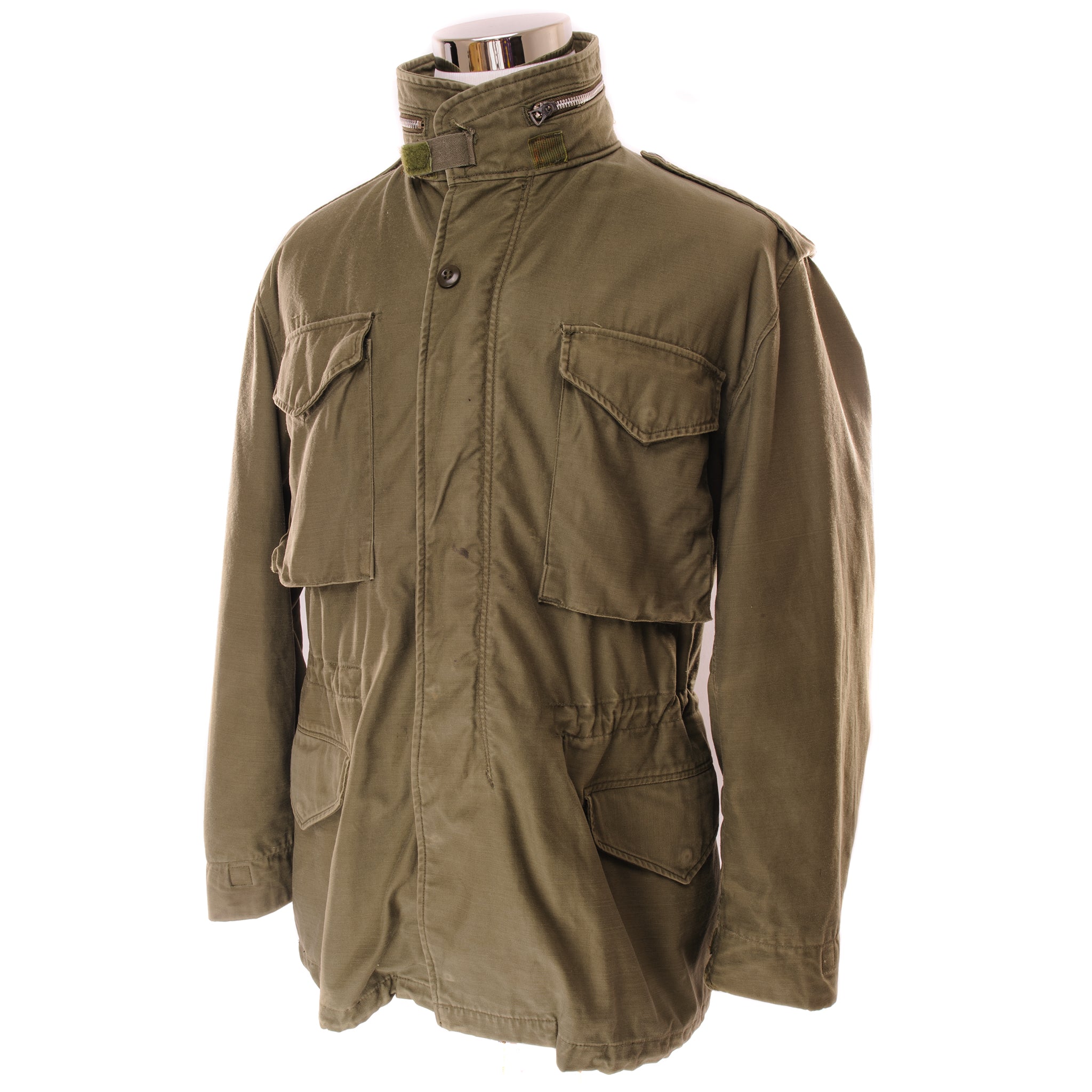 Vintage US Army M-1965 M65 Field Jacket - Vietnam War Era Military Jacket - Medium Regular Size - Outdoor Adventure & Historical Reenactment Gear