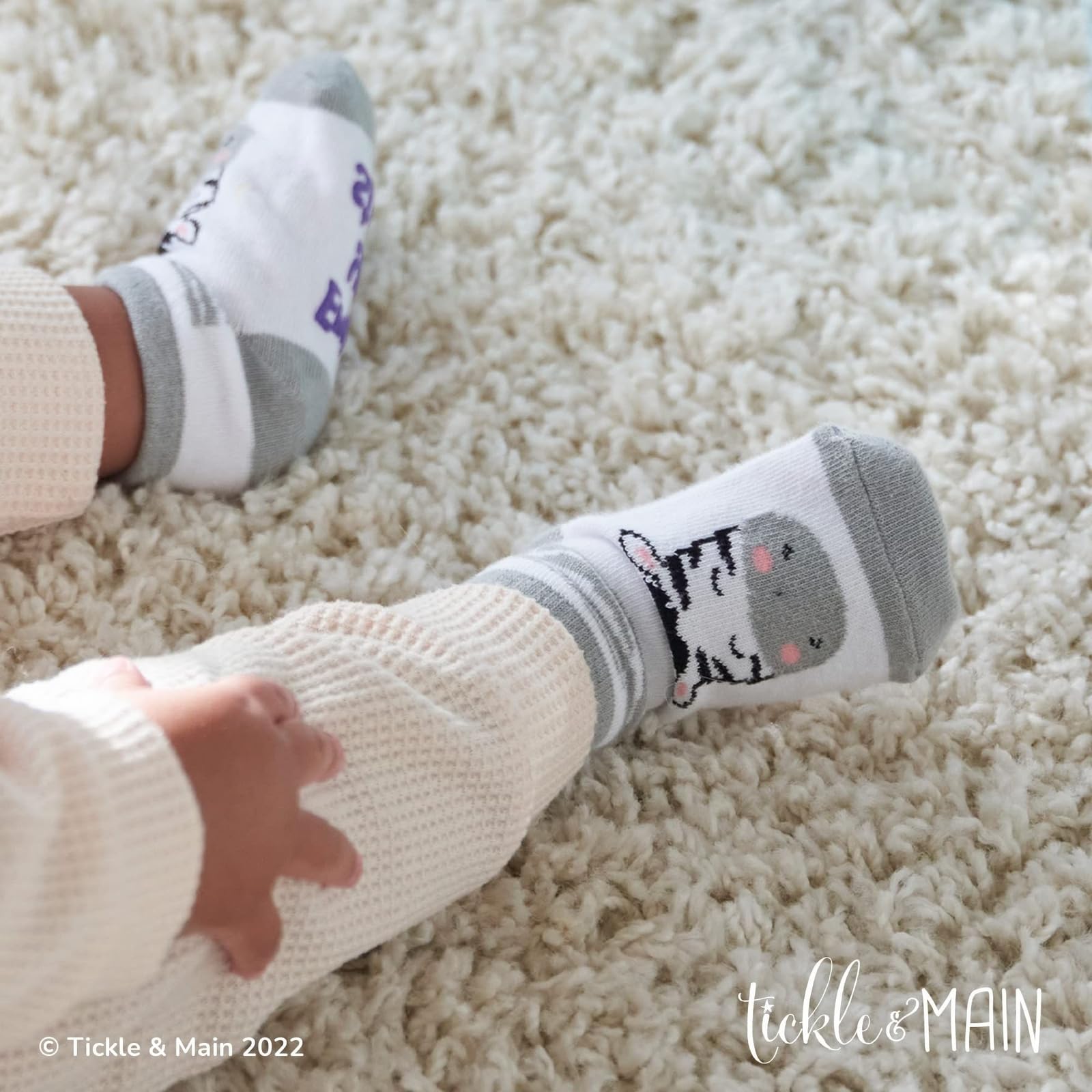 **Noah's Ark Baby Book & Animal Socks Set - 4-Piece Gift for Newborns 0-12 Months | Soft Storybook & 3 Pairs of Cute Socks | Perfect for Baptism, Baby Showers & Nursery Playtime**