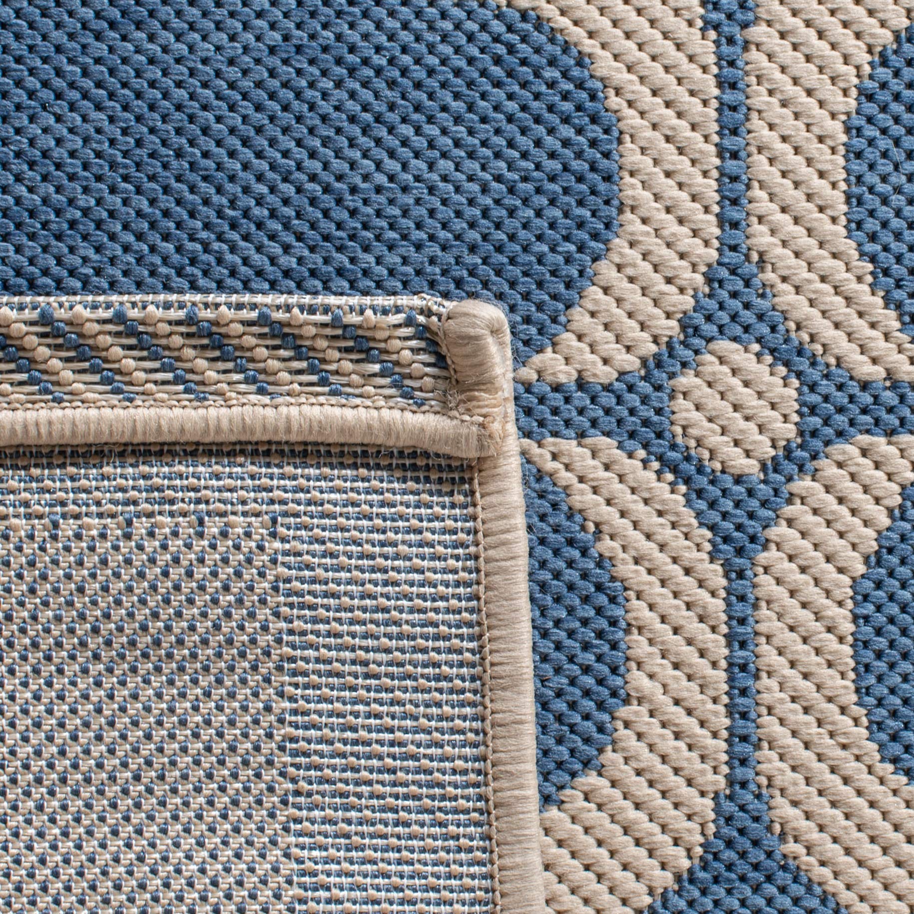 SAFAVIEH Courtyard Collection 7'10