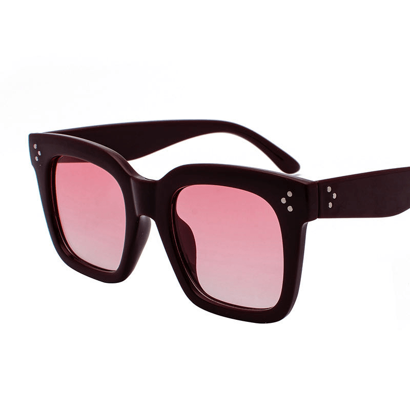 Women's Classic Cat Eye Sunglasses UV Protection - Stylish Retro Shades for Women, Fashionable Sun Glasses for Driving, Beach & Outdoor Activities
