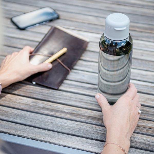 BergHOFF Leo 25oz Insulated Stainless Steel Water Bottle with Leak-Proof Lid - Gray | Perfect for Gym, Hiking, Travel & Office Use