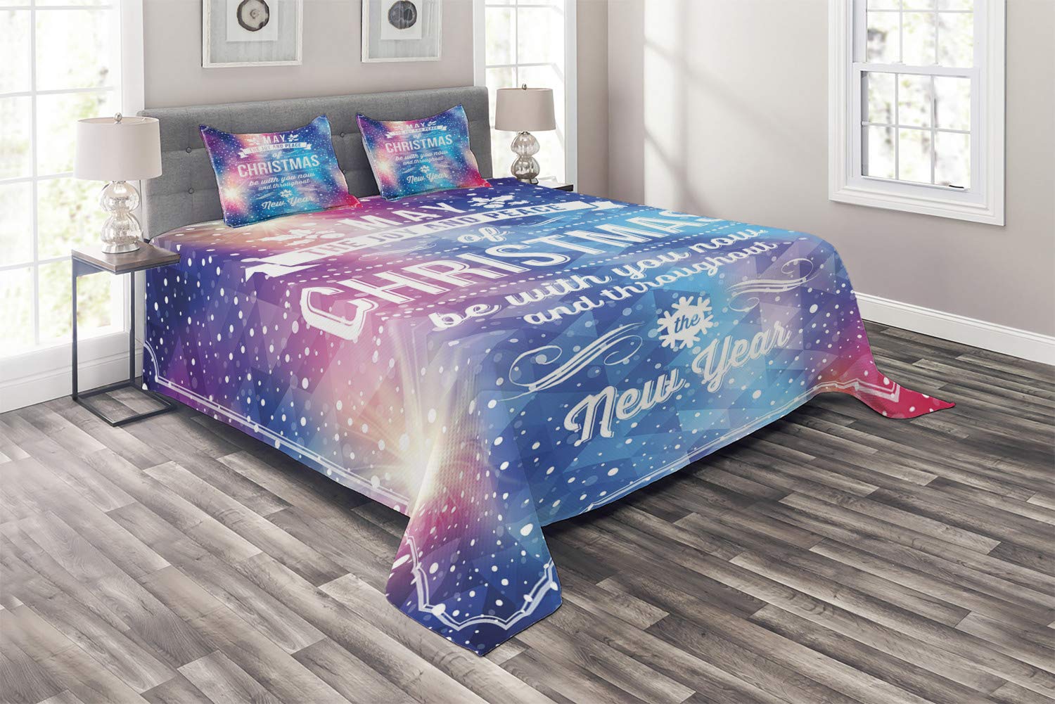 Ambesonne Christmas Quilt Set - 3 Piece Polygonal Abstract Dotted Bedspread with 2 Pillow Shams, Queen Size Multicolor Holiday Decor | Joy & Peace New Year Celebration Bedding for Festive Home Decor