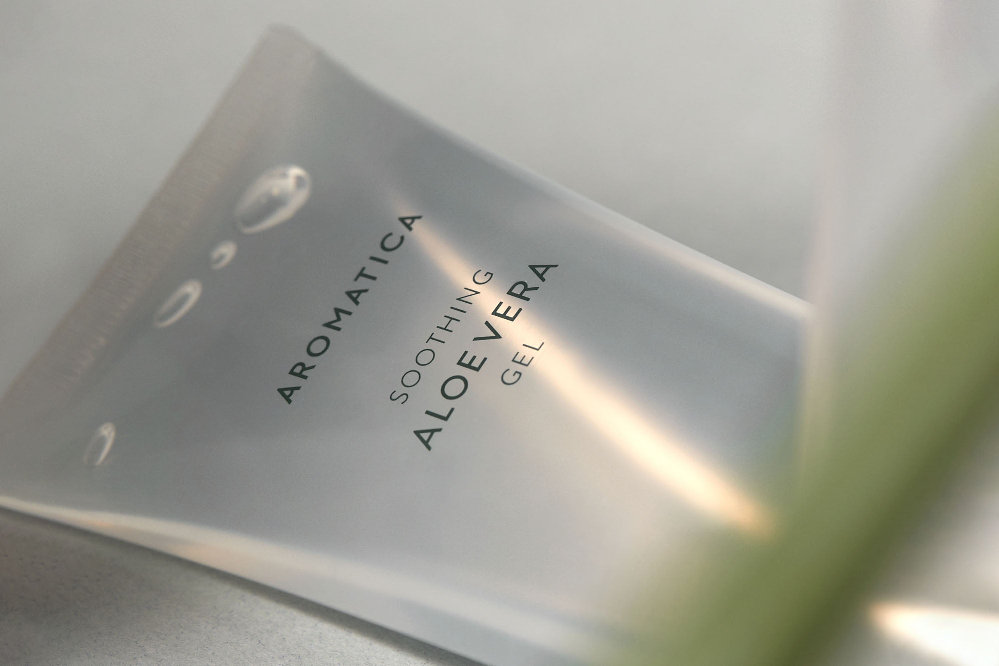 AROMATICA Soothing Aloe Vera Gel 180ml - 100% Pure Natural Aloe Vera for Sunburn Relief, Skin Hydration & After Sun Care - Perfect for Face, Body & Hair Care