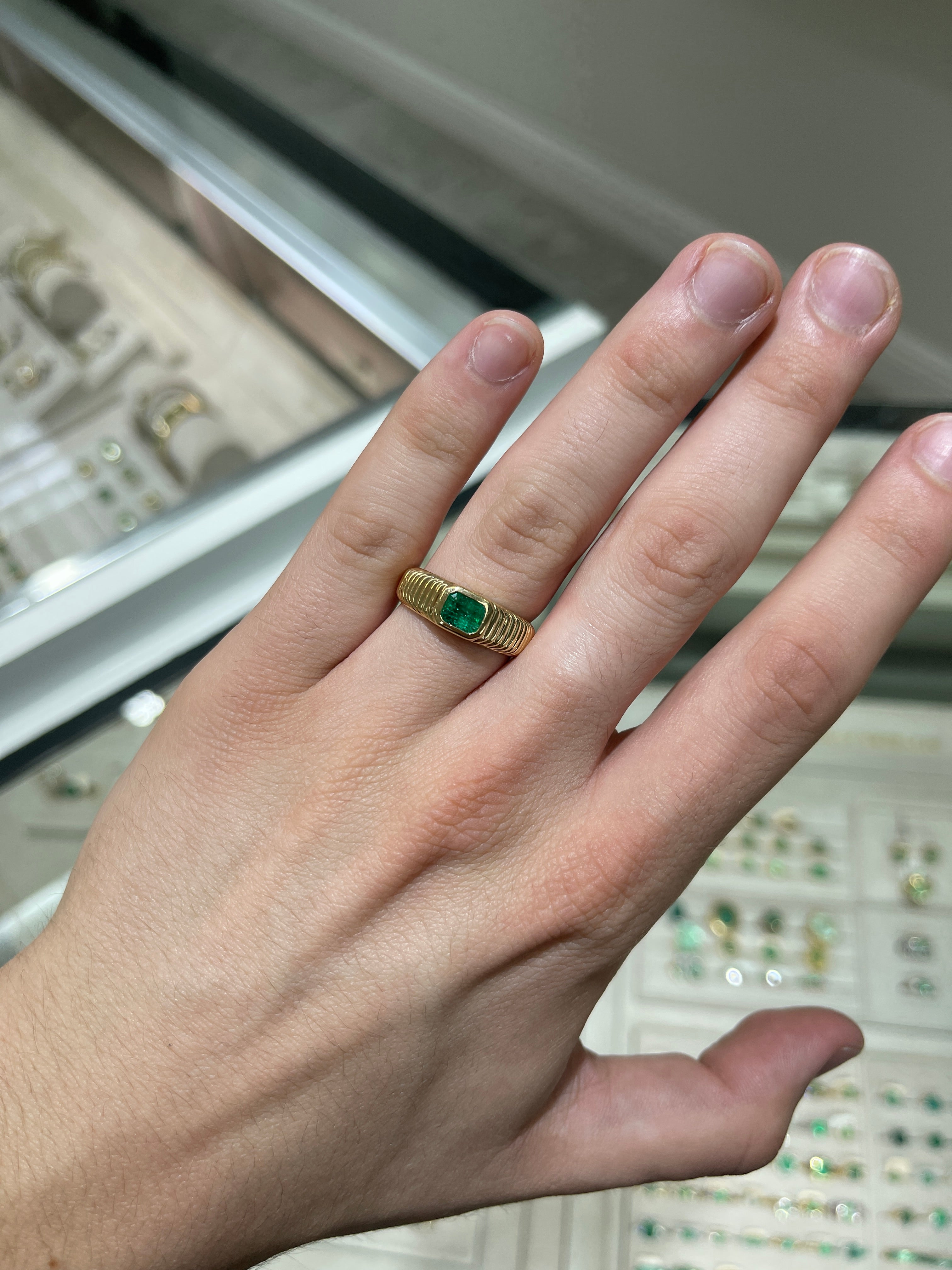 18K Yellow Gold Colombian Emerald Men's Ring - 0.81 Carat Ribbed Bezel, Size 9 | Luxury Wedding Band, Anniversary Gift for Him, Formal Jewelry for Special Occasions