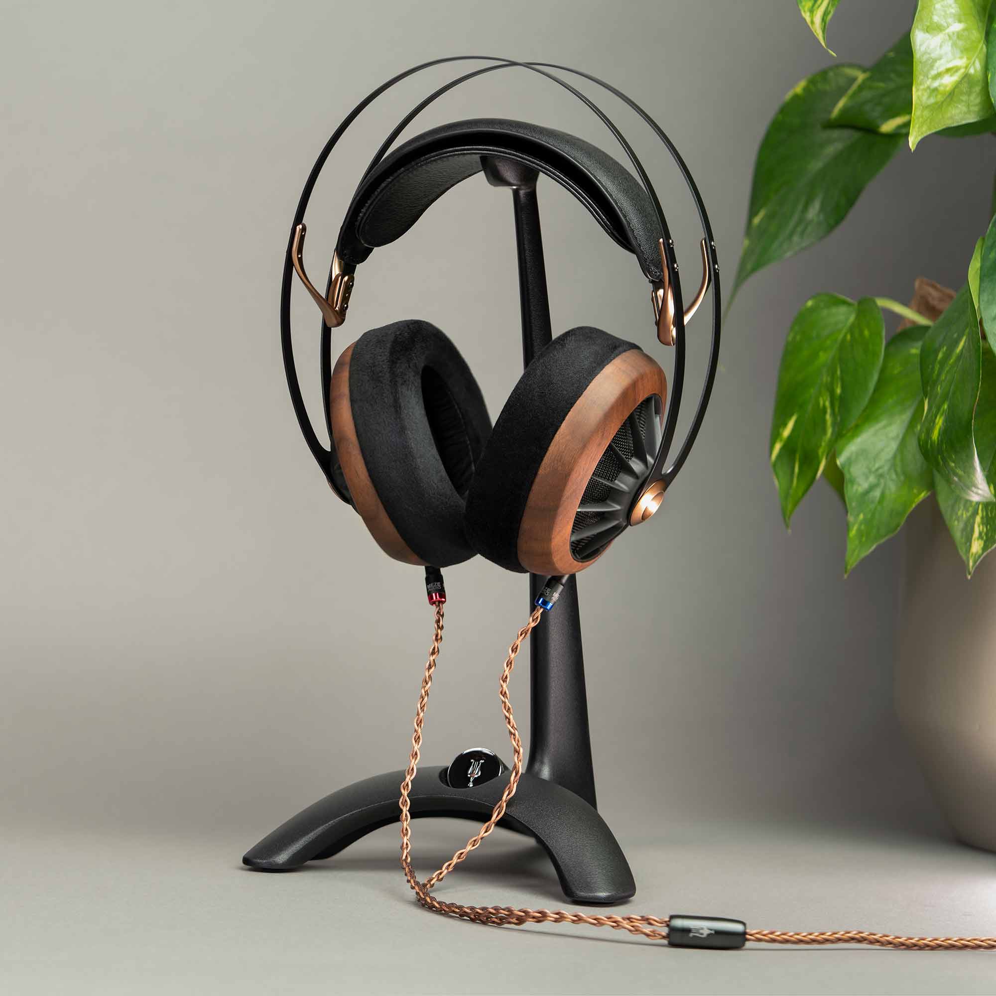 Premium Meze Manta Wooden Headphone Stand - Elegant Display & Storage for Audiophile Headphones - Perfect for Home Office, Gaming Setup & Studio Organization