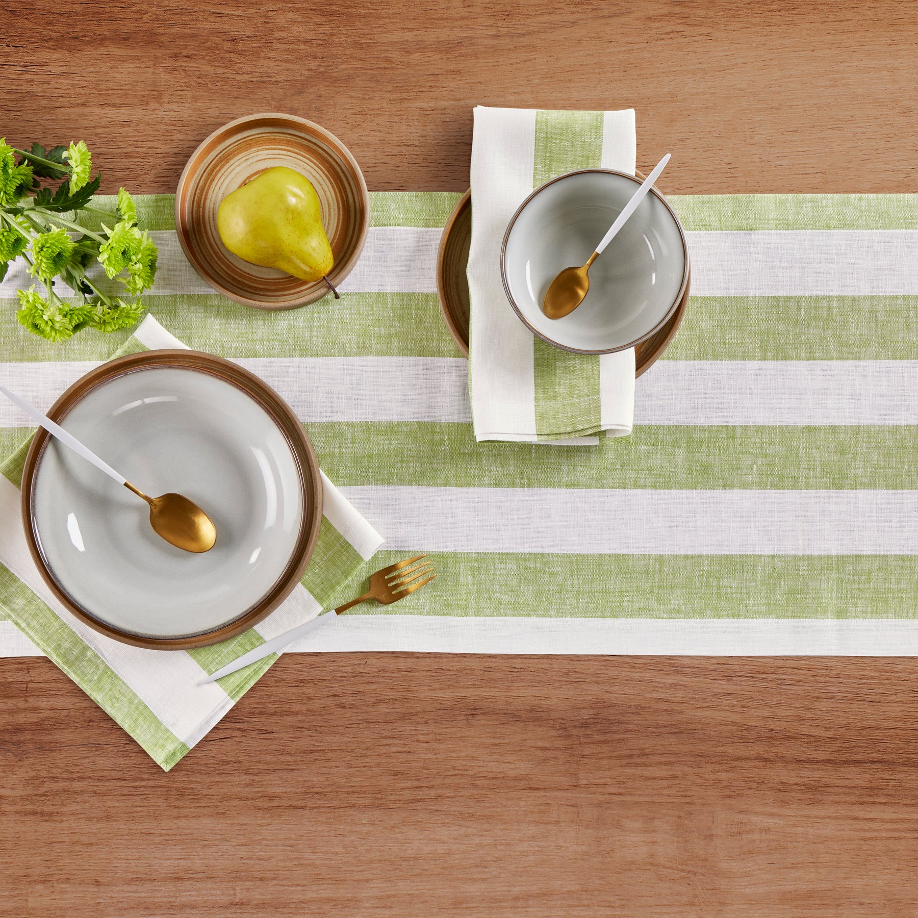 Stylish Cabana Stripe Table Runner - Perfect for Beach Weddings, Summer Parties & Outdoor Dining Decor