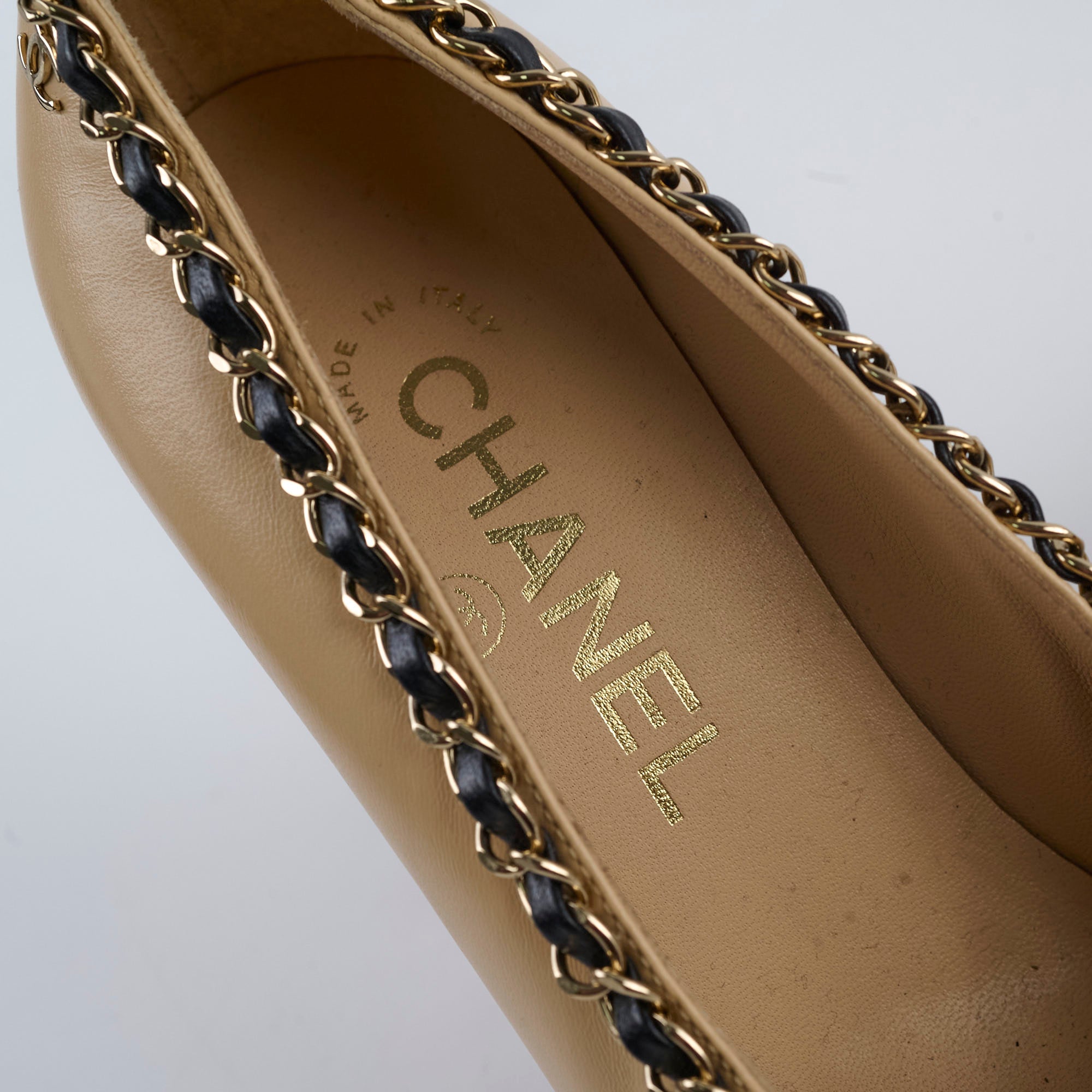 Chanel Beige Chain Cap Toe Pumps Women's Size 35.5 - Elegant Heels for Office, Party & Special Occasions
