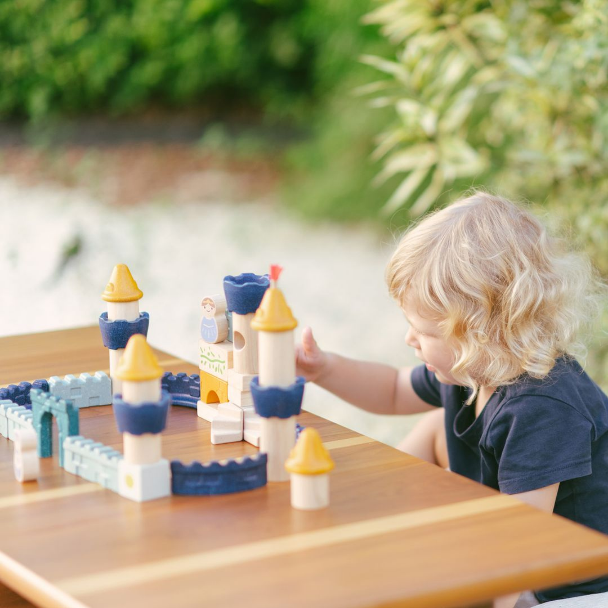 Castle Building Blocks for Kids - Creative Construction Toy Set for Boys & Girls - STEM Learning Educational Gift for Toddlers - Perfect for Indoor Play, Birthday Parties & Classroom Activities