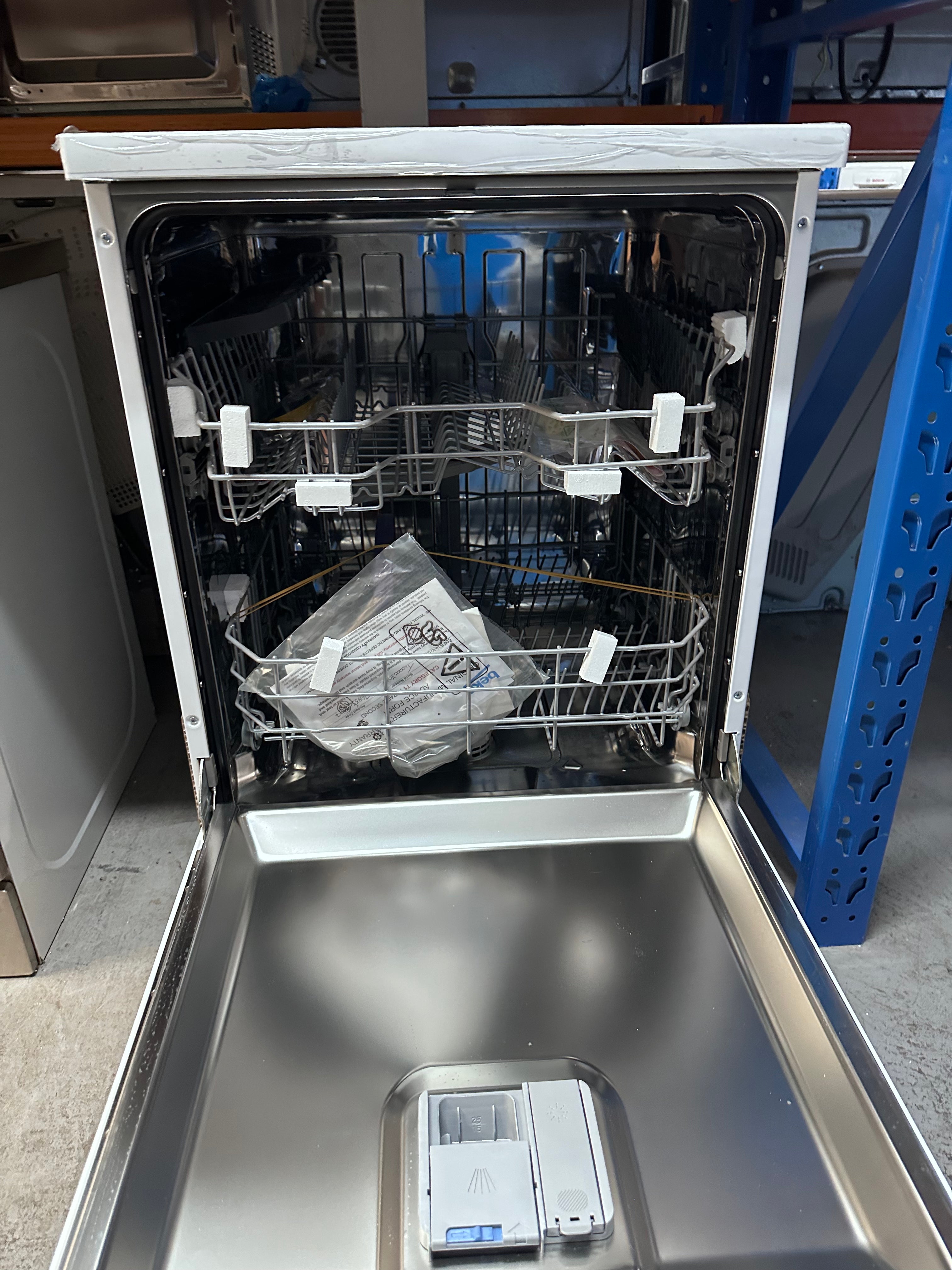 Beko BDFB1410W 14 Place Freestanding Dishwasher in White - Factory Second | Perfect for Small Kitchens, Apartments & Energy-Efficient Homes