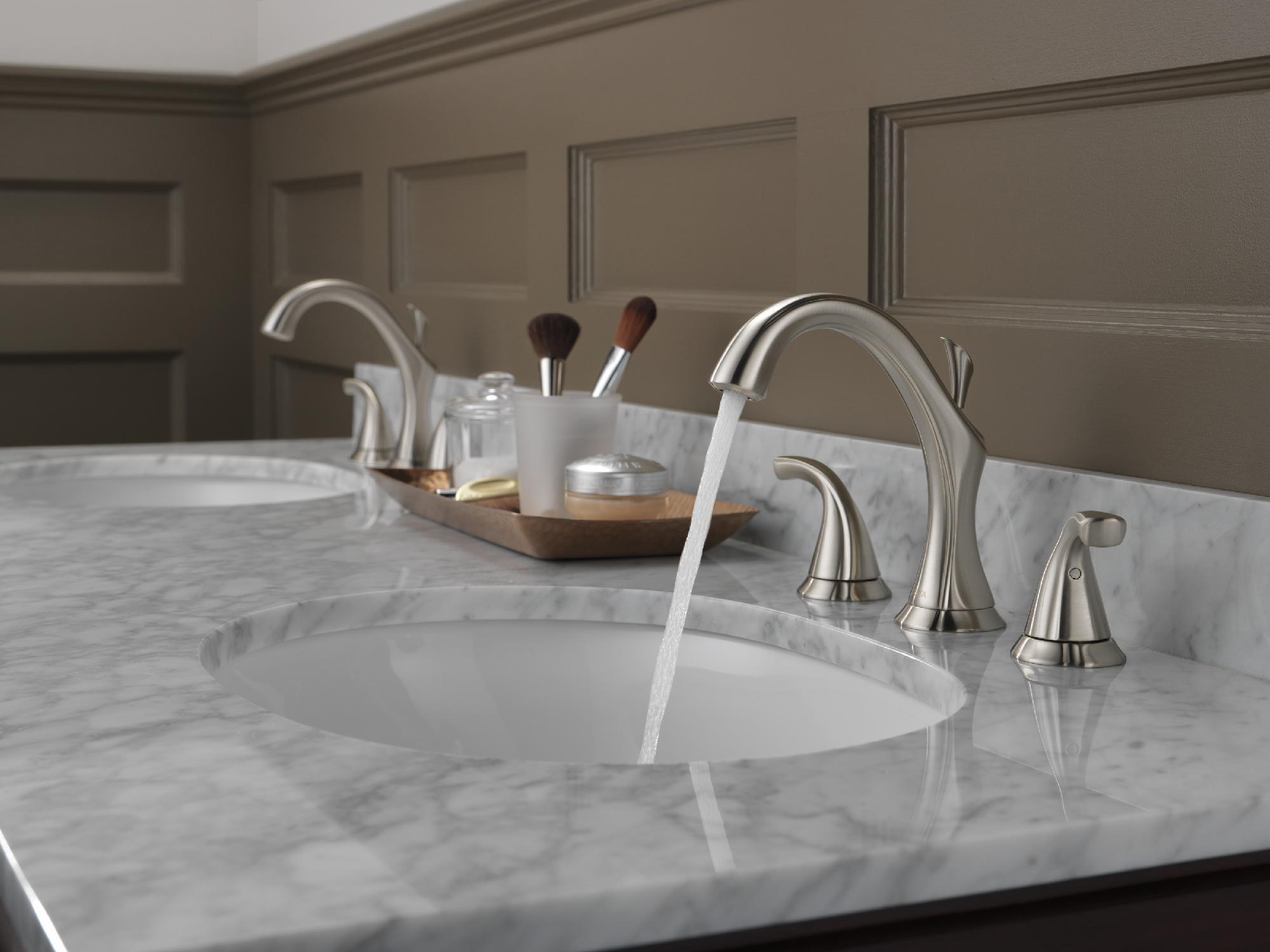 Delta Addison Widespread Bathroom Faucet in Stainless Steel 3592LF - Modern Sink Faucet for Bathroom Vanity, Powder Room, and Guest Bath Installation