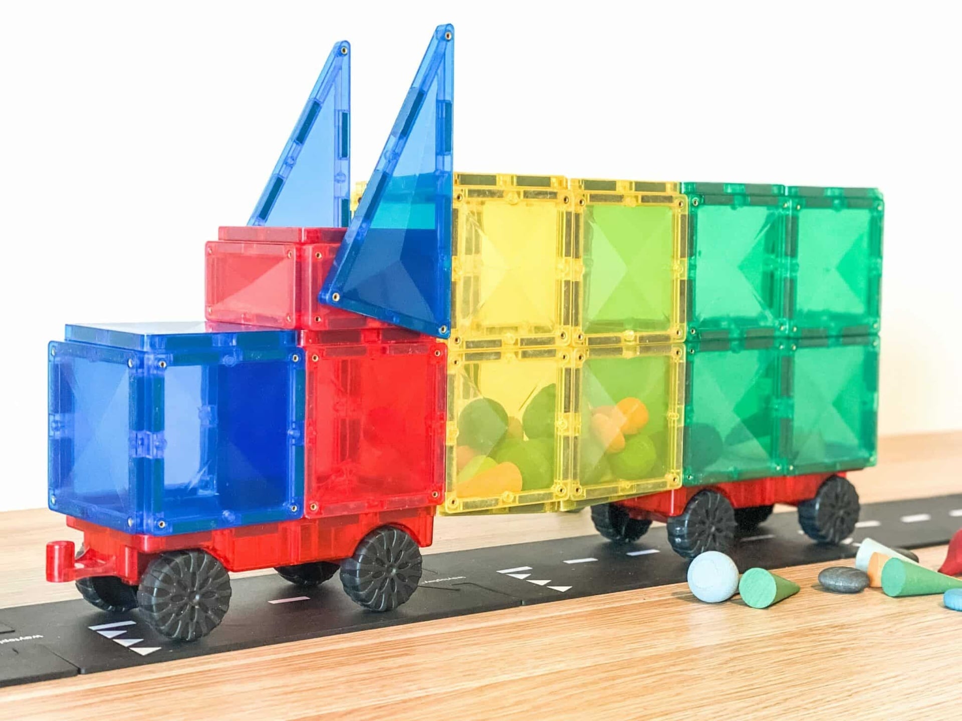 Connetix Magnetic Tiles Rainbow Motion 24 Piece Set - STEM Educational Building Toys for Kids, Perfect for Creative Play & Learning Activities