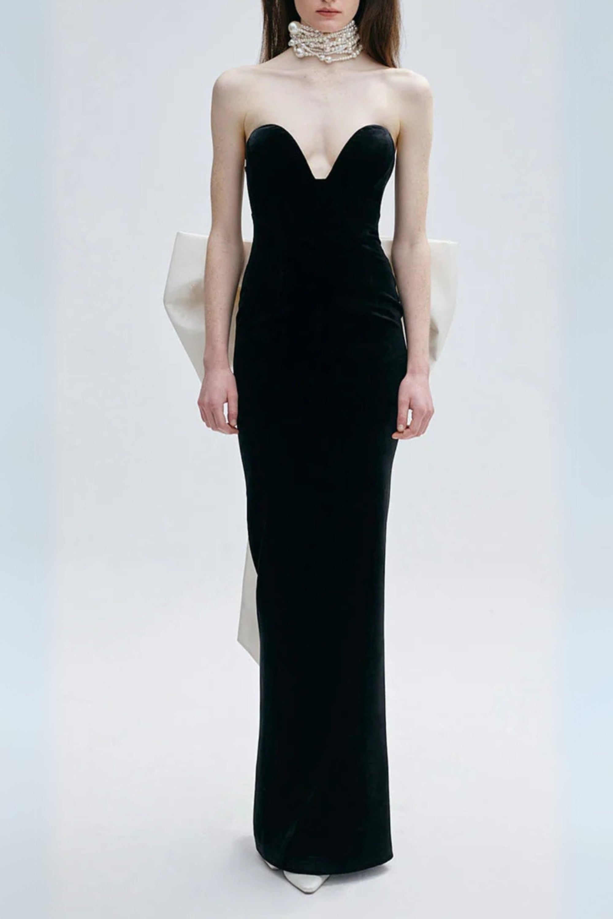 Elegant Black Silk Strapless Bow Gown - Perfect for Evening Galas, Prom Nights & Formal Events