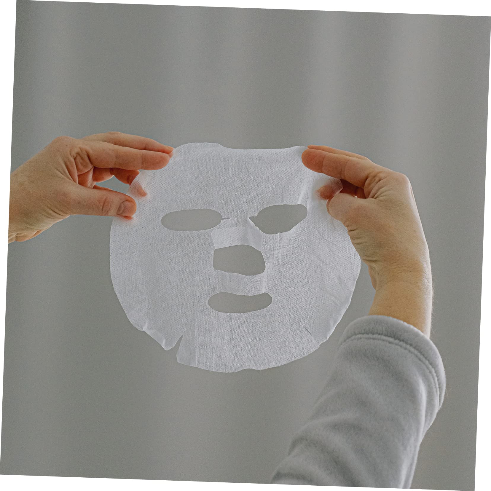 100-Pack Compressed Facial Towels - Travel-Friendly Skincare Face Masks & Washcloths - White Cotton for On-the-Go Cleansing, Camping, Gym & Emergency Kits
