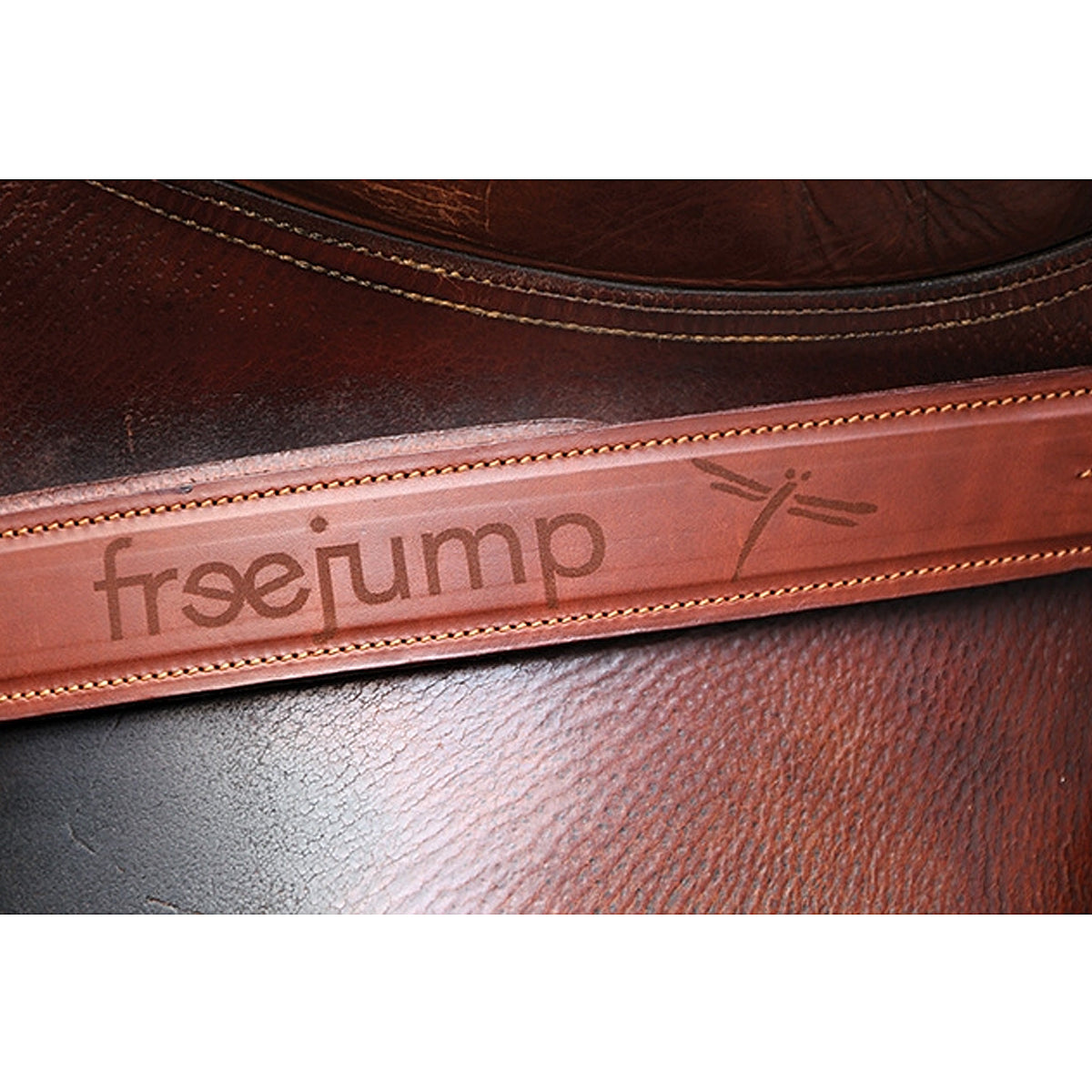 Freejump Classic Wide Grip Leather Dog Collar - Durable & Comfortable Pet Accessory for Walking, Training & Outdoor Adventures