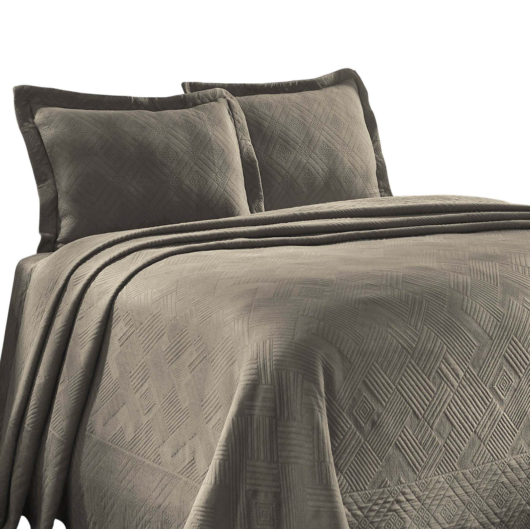 Geometric Fret Cotton Jacquard Matelasse Scalloped Bedspread Set - Queen Size Luxury Bedding for Modern Bedrooms | Perfect for Guest Rooms & Master Suites