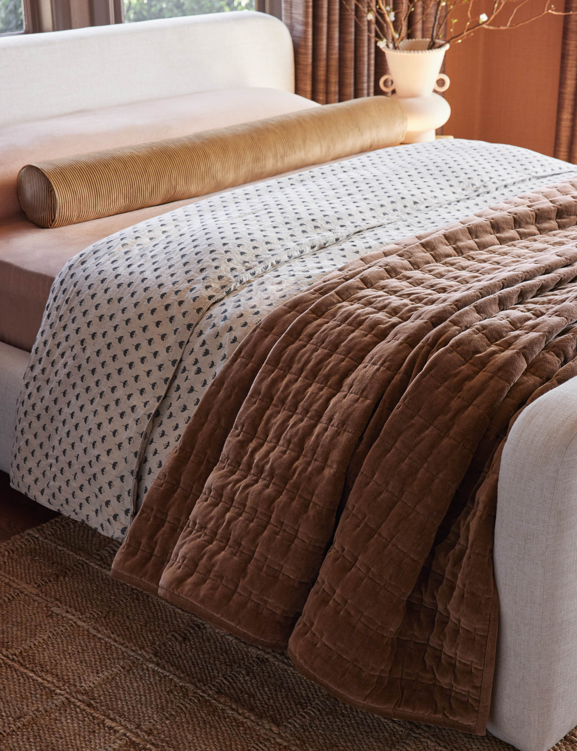 Luxury Anderson Velvet Quilt Set - Ultra Soft & Breathable Queen/King Size Bedding - Perfect for Cozy Winter Nights & Hotel-Style Comfort