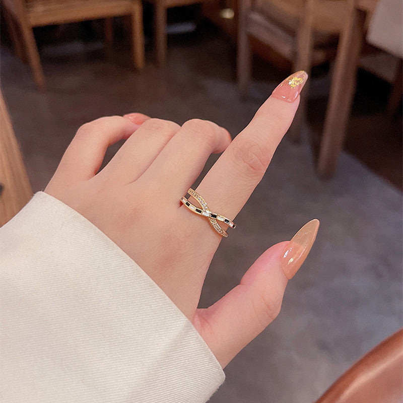 Black and White Checkered Split Ring - Stylish Checker Pattern Jewelry for Women | Perfect for Casual Wear, Parties, and Everyday Fashion Accessories