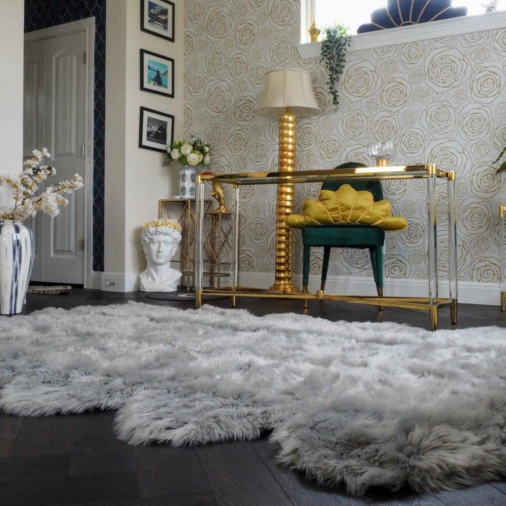 Luxury Faux Fur Rug - 6x9 Feet Imitated Sheepskin Soft & Plush Machine Washable Carpet - Grey Shaggy Area Rug for Bedroom, Living Room, Bathroom - Cozy Home Decor & Warm Floor Mat for Winter Comfort
