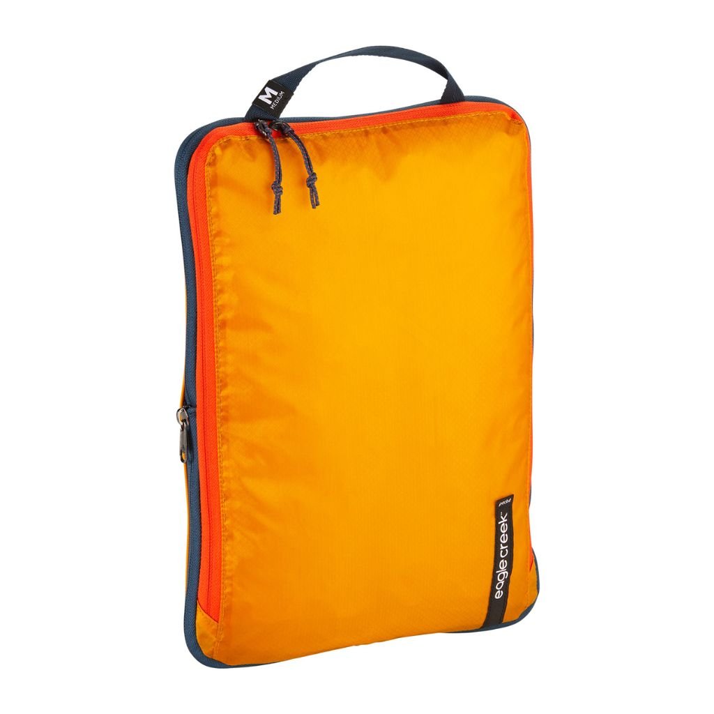 Eagle Creek PACK IT ISOLATE Medium Compression Packing Cubes - Travel Organizer for Clothes & Accessories, Sahara Yellow - Perfect for Suitcase & Backpack Organization