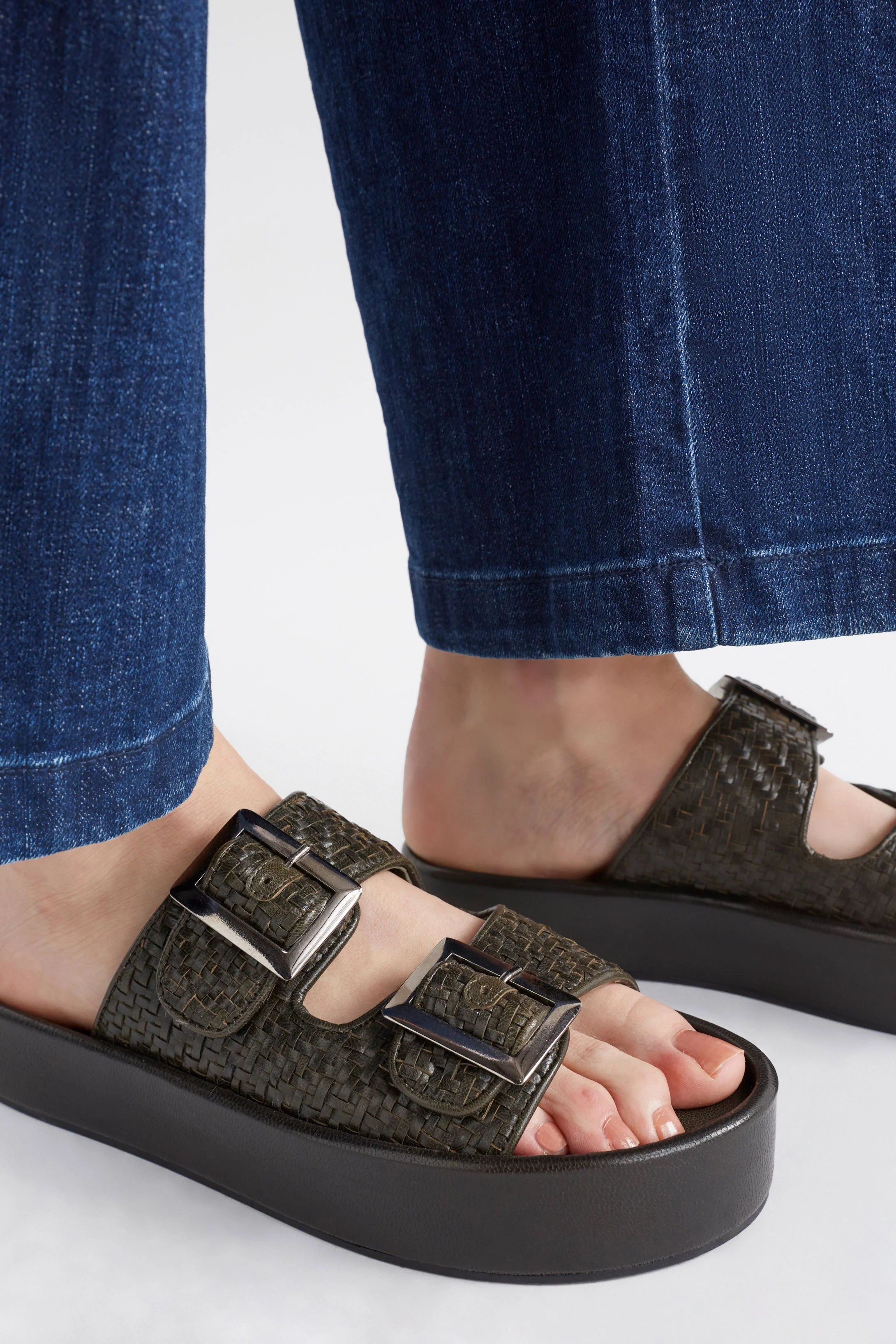 ELK Turi Platform Sandal Women's Comfortable Summer Slide Sandals with Arch Support - Perfect for Beach, Pool, and Casual Outings
