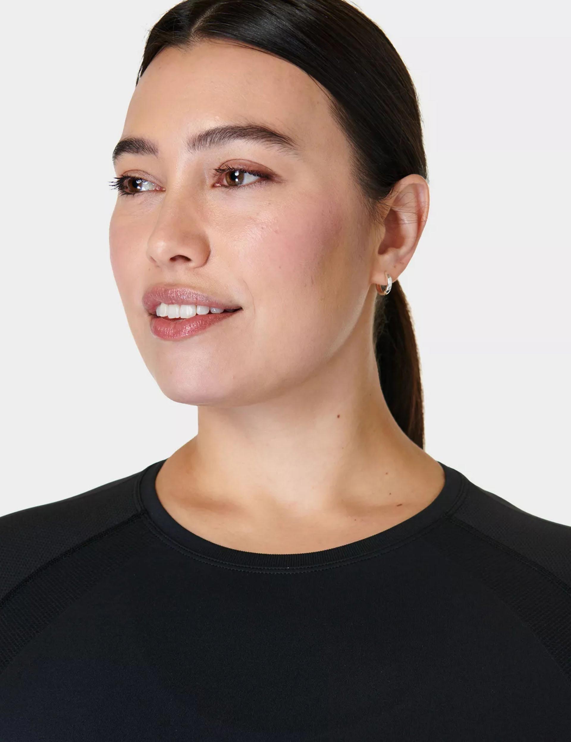 High-Performance Seamless Gym Long Sleeve Workout Top for Women & Men - Moisture Wicking, Breathable, Comfortable - Ideal for Yoga, Running, Gym Training - Black