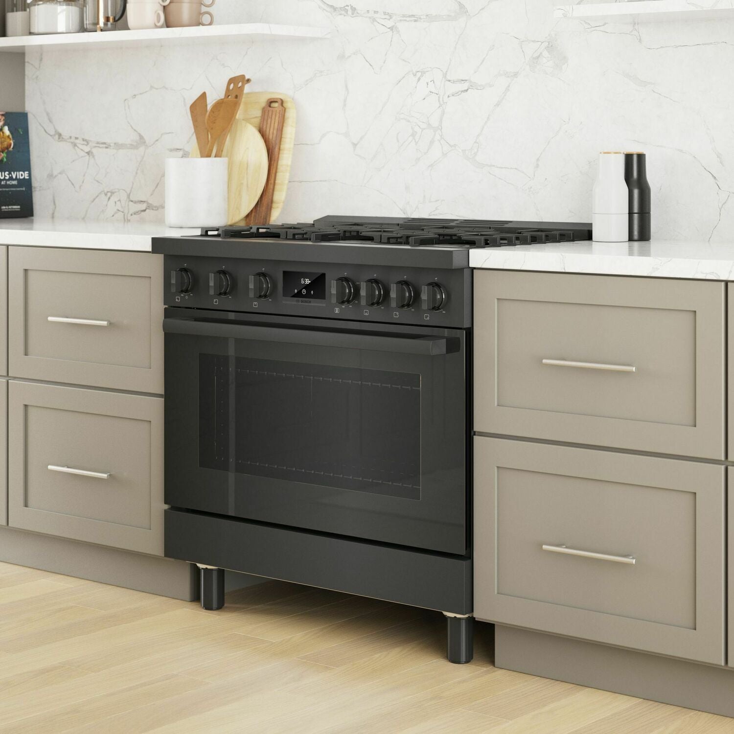 Bosch HGS8645UC 800 Series 36 Inch Gas Freestanding Range - Black Stainless Steel | Professional Kitchen Appliance for Home Chefs & Cooking Enthusiasts | Perfect for Baking, Roasting & Family Meals