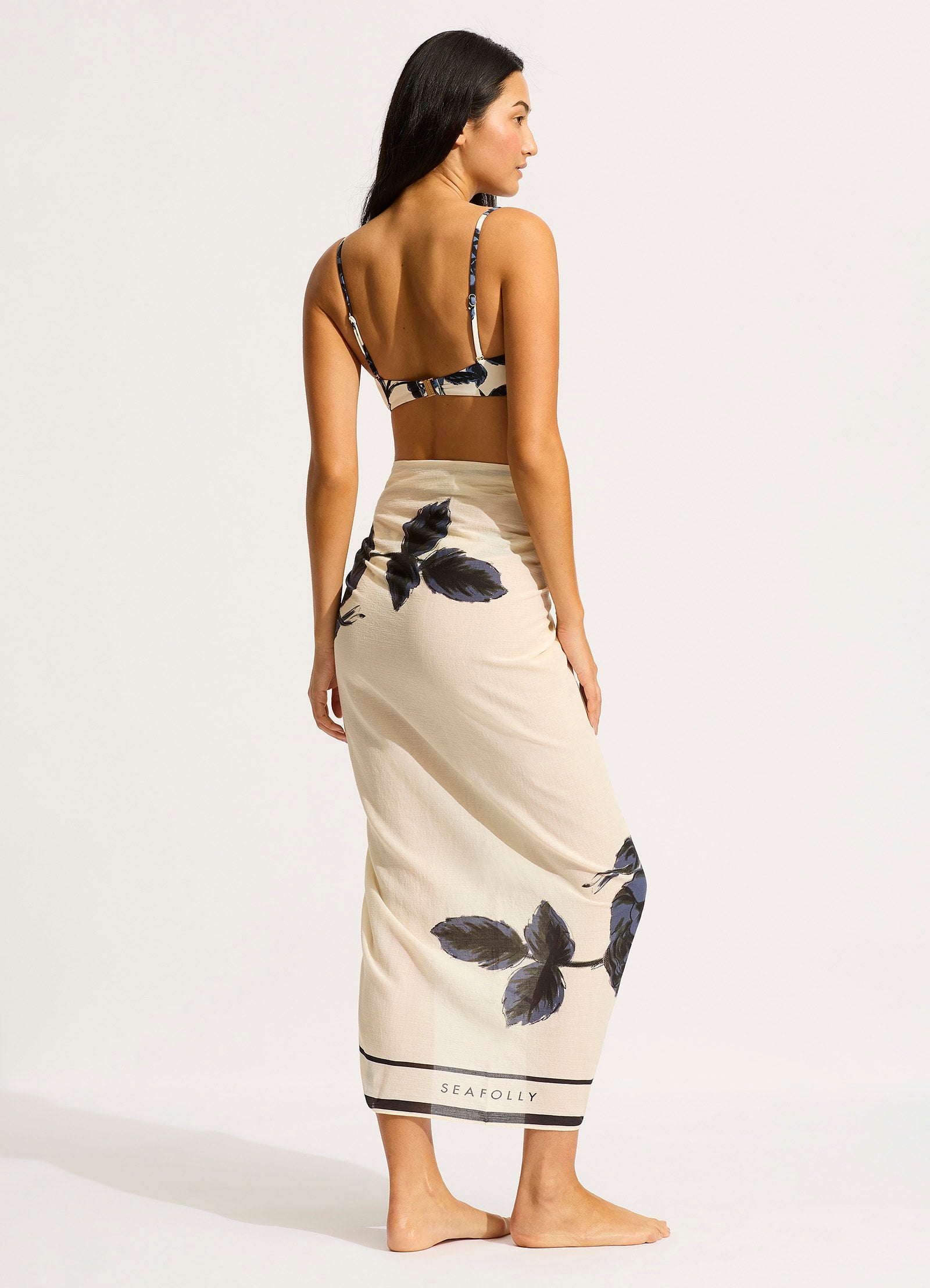 Rococo Black Sarong Wrap - Stylish Beach Cover Up for Women, Summer Vacation, Poolside Lounging