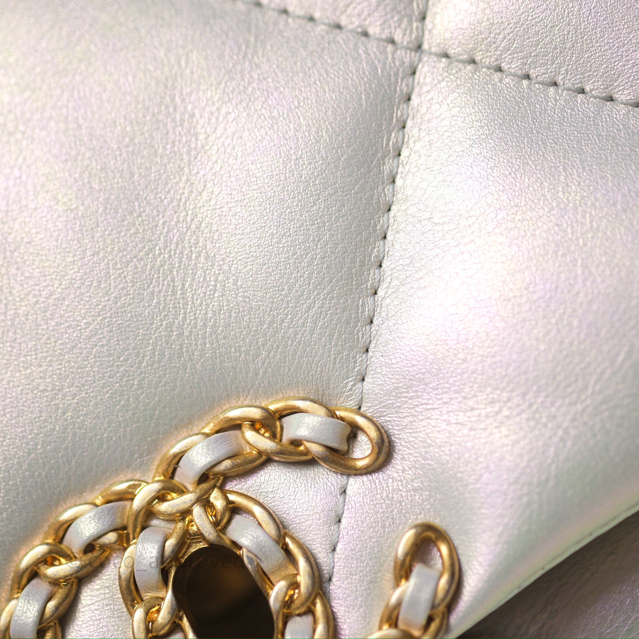 Chanel 19 Small Iridescent White Leather Flap Bag with Mixed Hardware - Perfect for Everyday Luxury & Evening Events