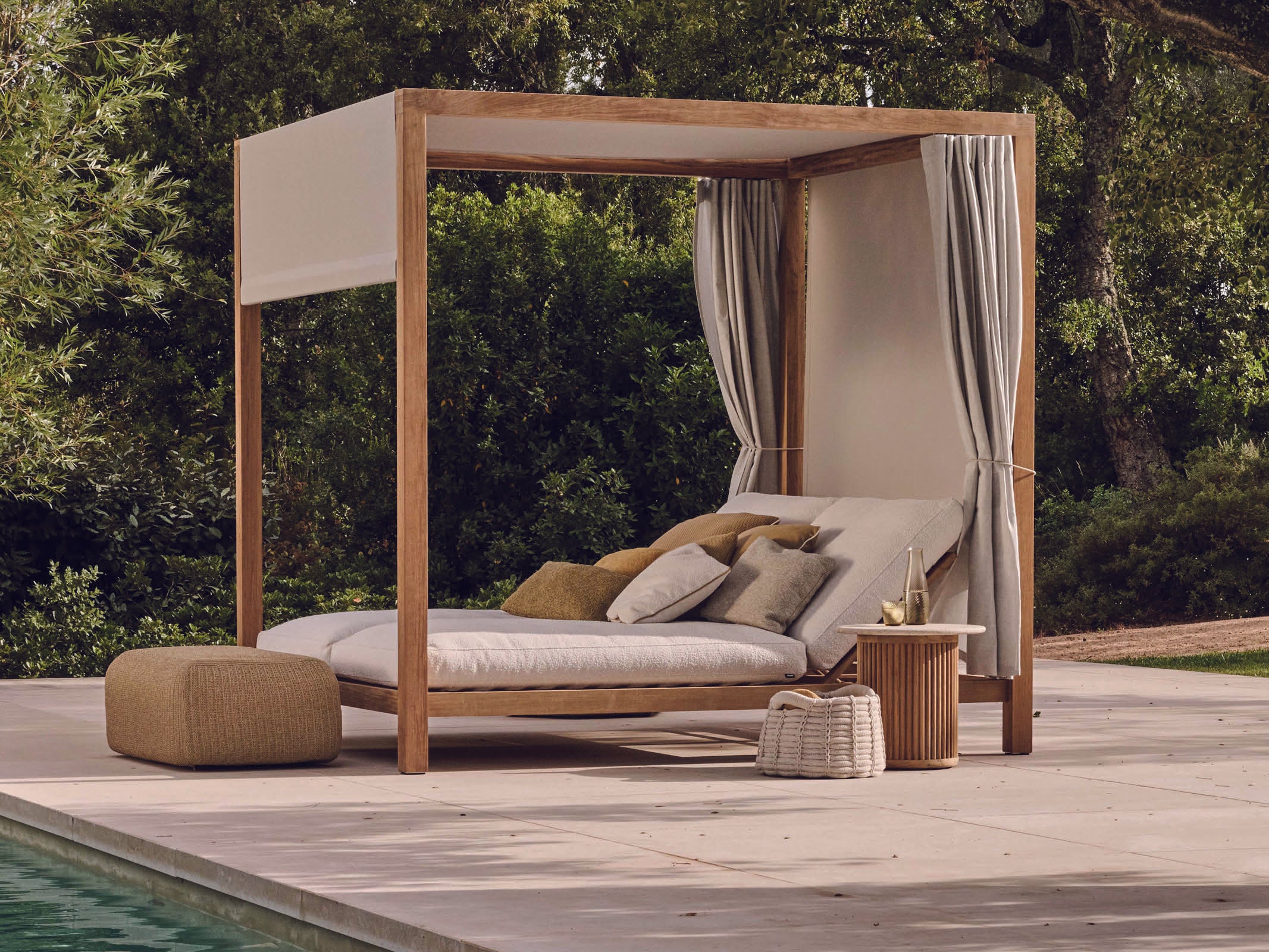 Pure Day Bed - Modern Sleeper Sofa for Small Spaces, Guest Room & Lounge | Comfortable Twin Size Daybed with Sturdy Frame