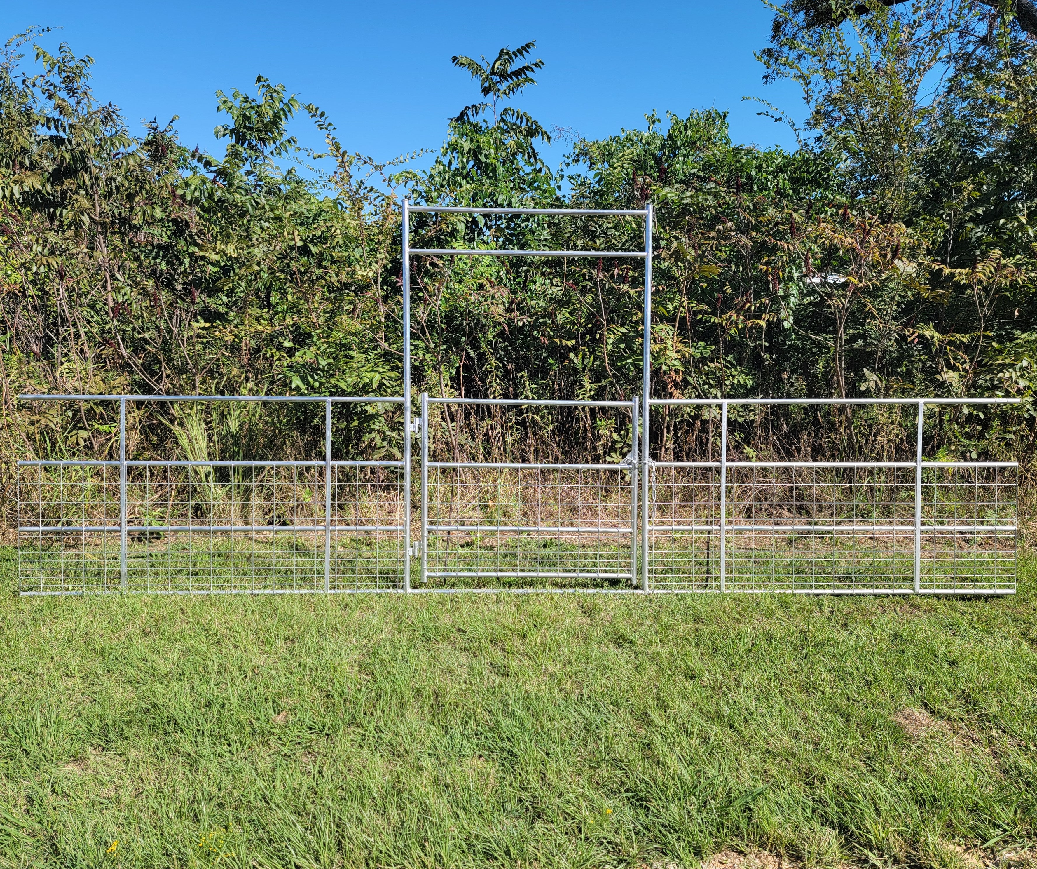 20 Ft Galvanized Steel 4-Rail Continuous Fence Panel with Heavy Duty Mesh - Ideal for Farm, Ranch, and Backyard Security Fencing