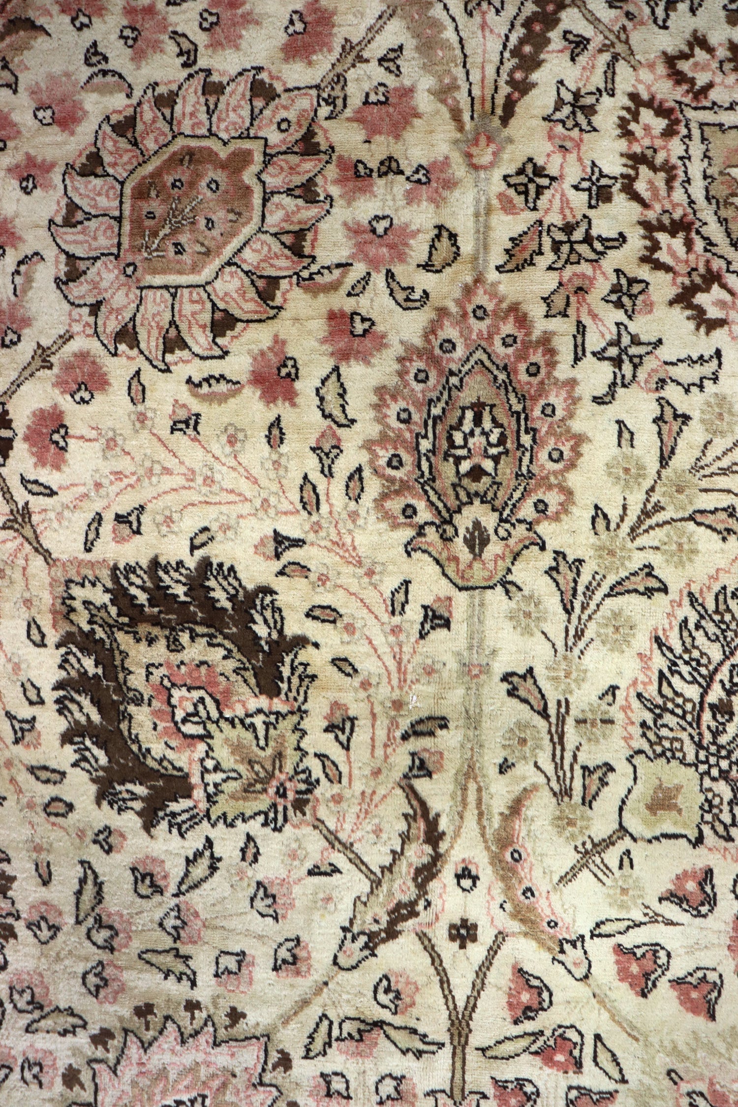 Handwoven Antique Tabriz Traditional Persian Rug - J65484 - Perfect for Living Room, Bedroom & Office Decor