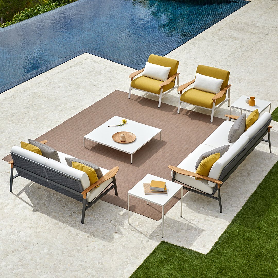 Modern Square Outdoor Side Table - Durable Patio Coffee Table for Garden, Poolside & Balcony - Perfect for Relaxing with Drinks & Snacks