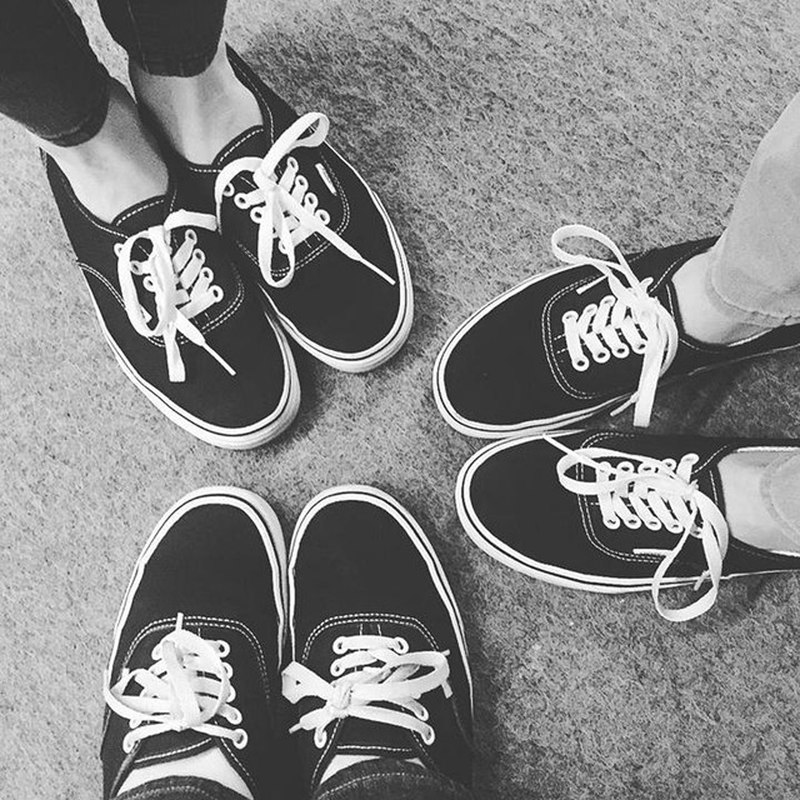 Vans Men's Authentic Core Classic Sneakers - Lightweight Canvas Shoes for Casual Wear & Skateboarding | Comfortable & Durable Everyday Sneakers for Men