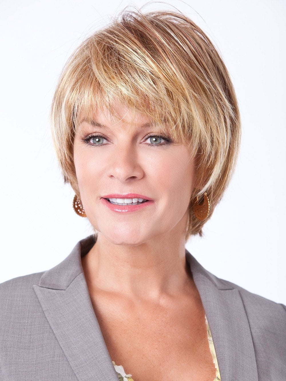 Classic Bob Synthetic Wig with Basic Cap - Soft & Natural Look for Women | Perfect for Cosplay, Halloween, and Daily Fashion