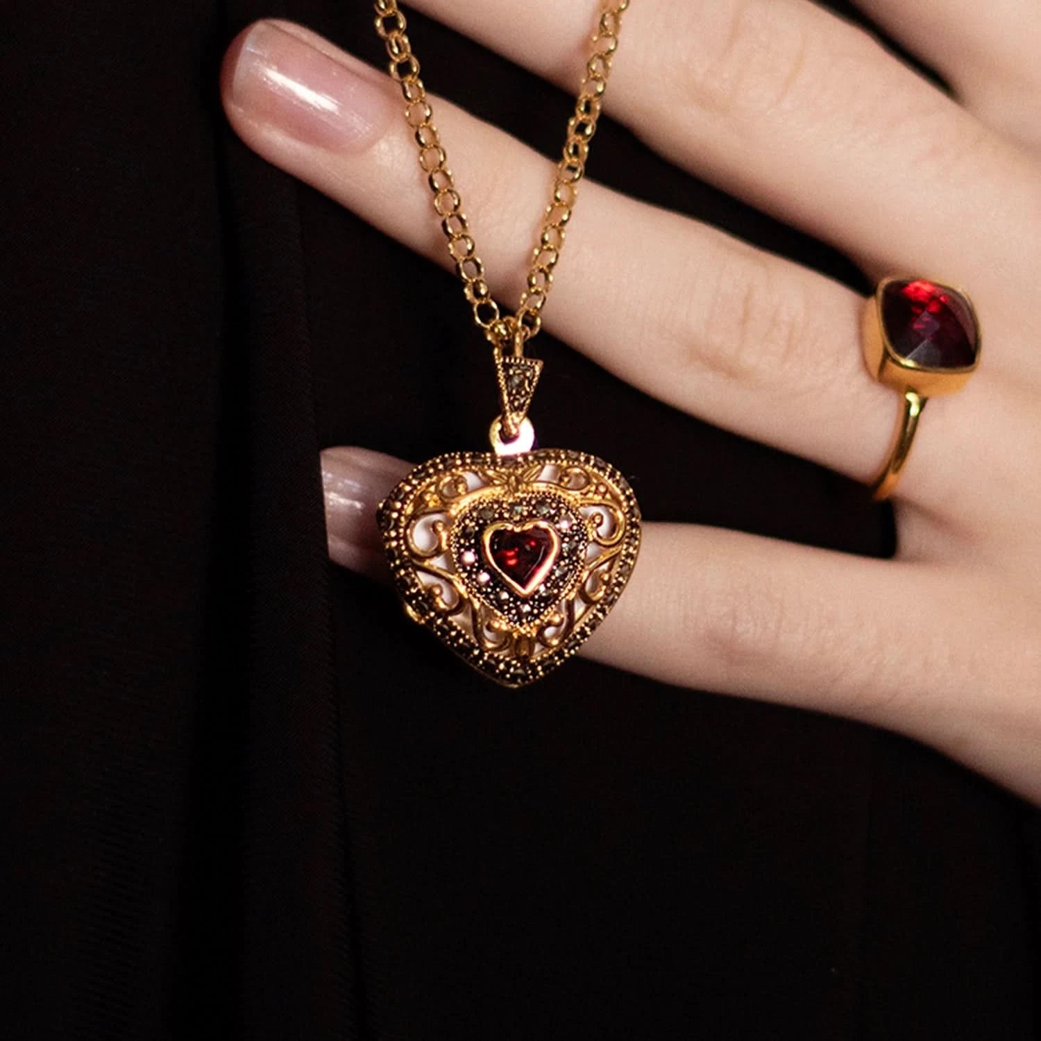 Vintage Garnet Heart Locket Necklace in Gold - Perfect for Valentine's Day Gifts & Romantic Occasions