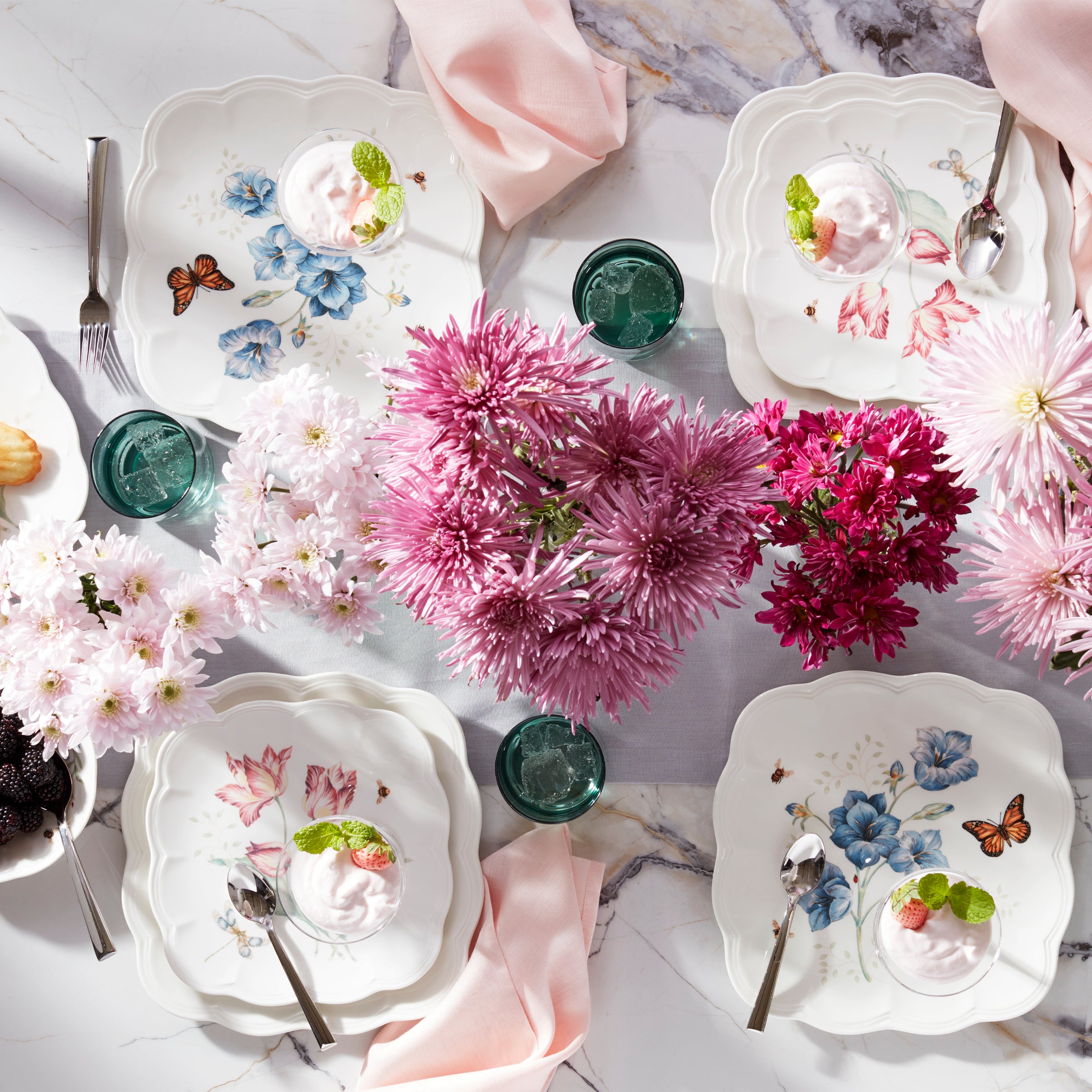 Butterfly Meadow Square 18-Piece Dinnerware Set - Porcelain Dinner Plates, Salad Plates, Bowls & Mugs - Elegant Floral Design for Everyday Dining, Dinner Parties & Home Decor