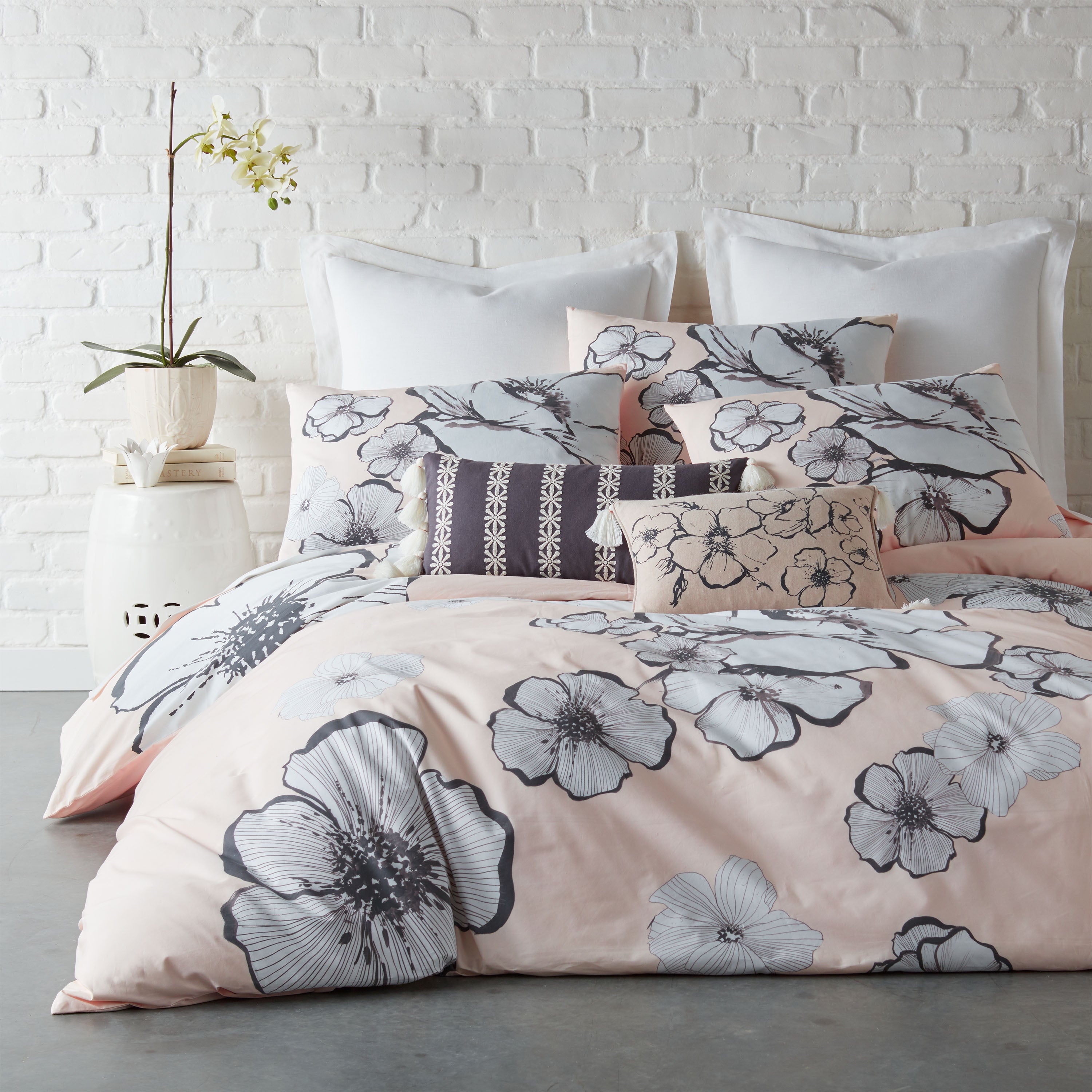Blooming Floral Stitching Petal Pillow - Soft Decorative Throw Pillow for Couch, Bed, Sofa - Perfect for Home Decor, Living Room, Bedroom & Nursery