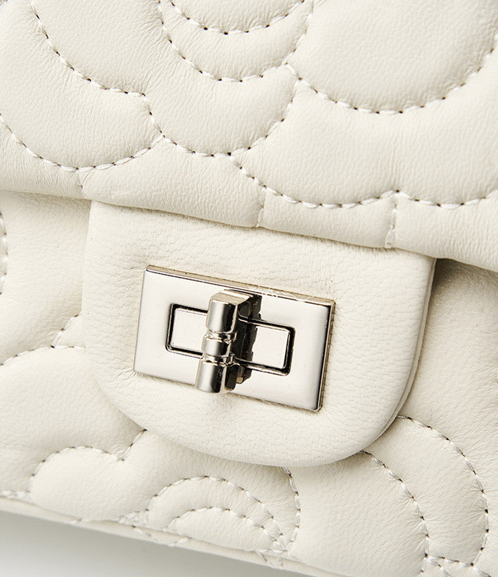 Quilted Chain Shoulder Bag for Women - Fashion Crossbody Purse with Adjustable Strap, Perfect for Work, Travel & Evening Out