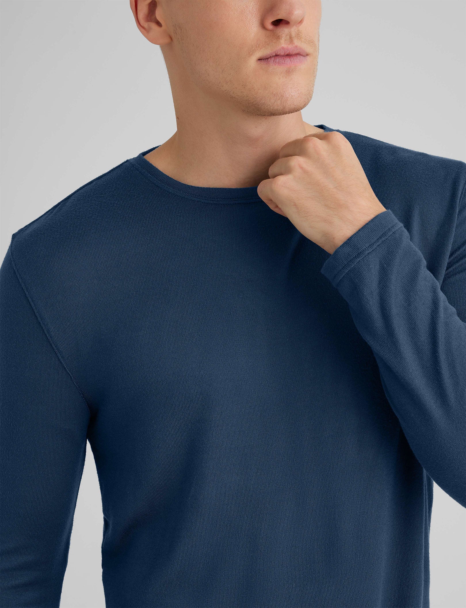 Cozy Long Sleeve Crew Neck Sweatshirt for Women - Soft Casual Pullover for Fall & Winter - Perfect for Lounging, Travel and Layering