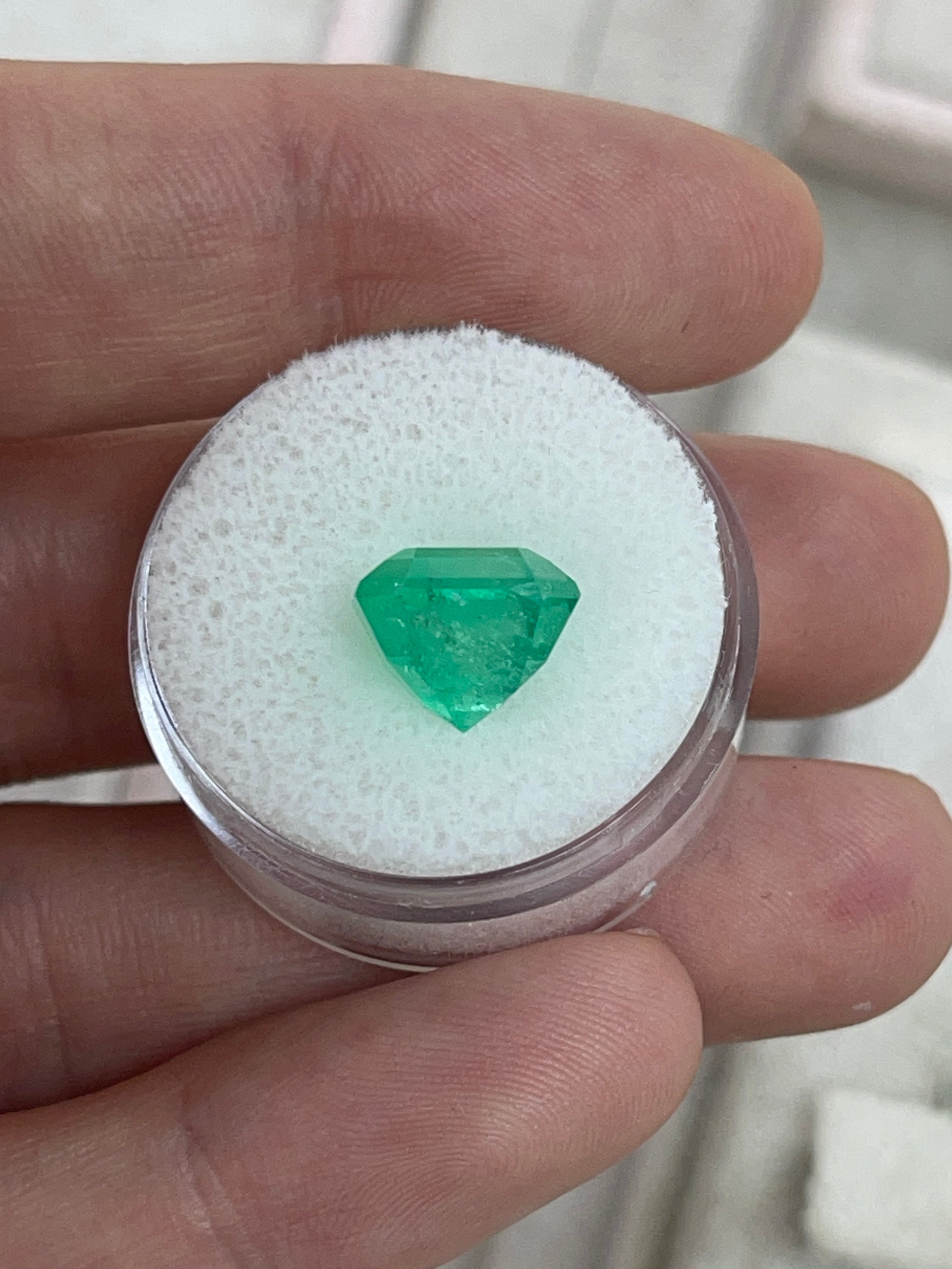 5.57 Carat 10x10mm Medium Yellowish Loose Colombian Emerald Asscher Cut Gemstone for Jewelry Making, Engagement Rings & Luxury Gifts